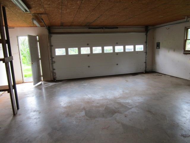 37 Oak Grove Ln