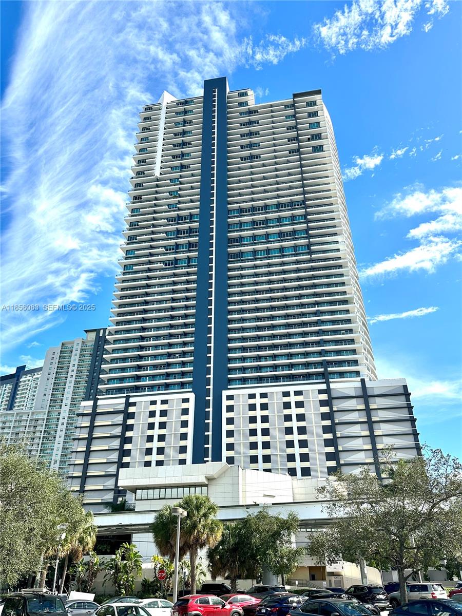 Infinity At Brickell Cond