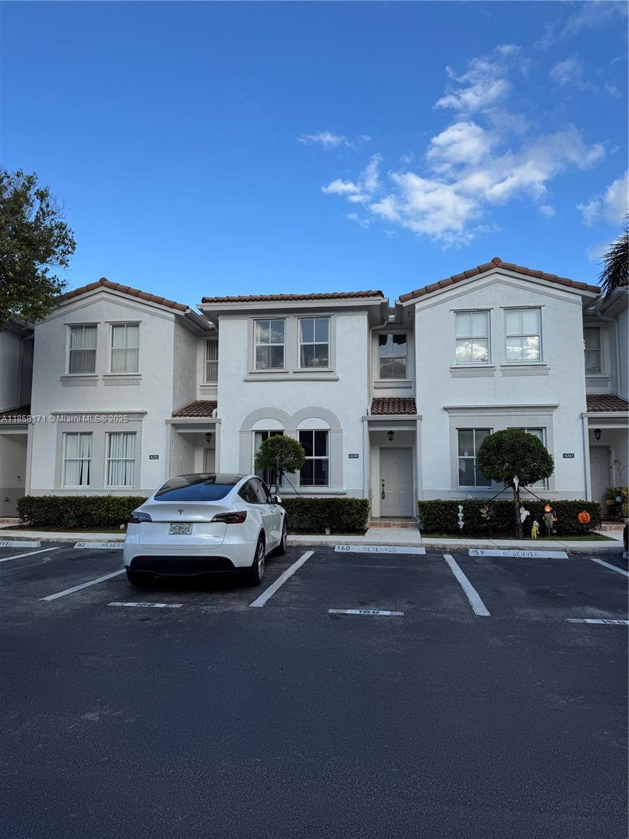 Villas At Nautica Two Con