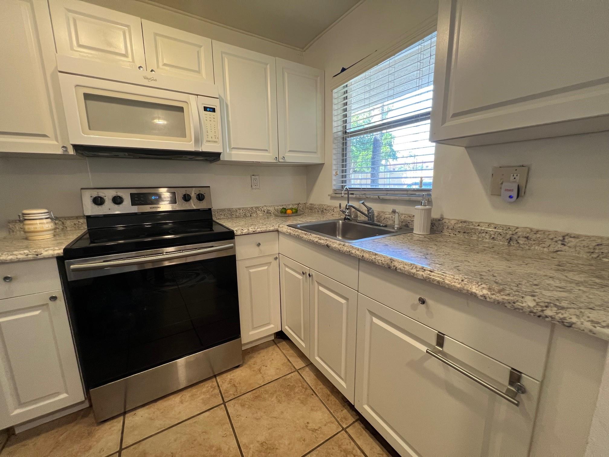 Sunrise Lakes 60 Condo