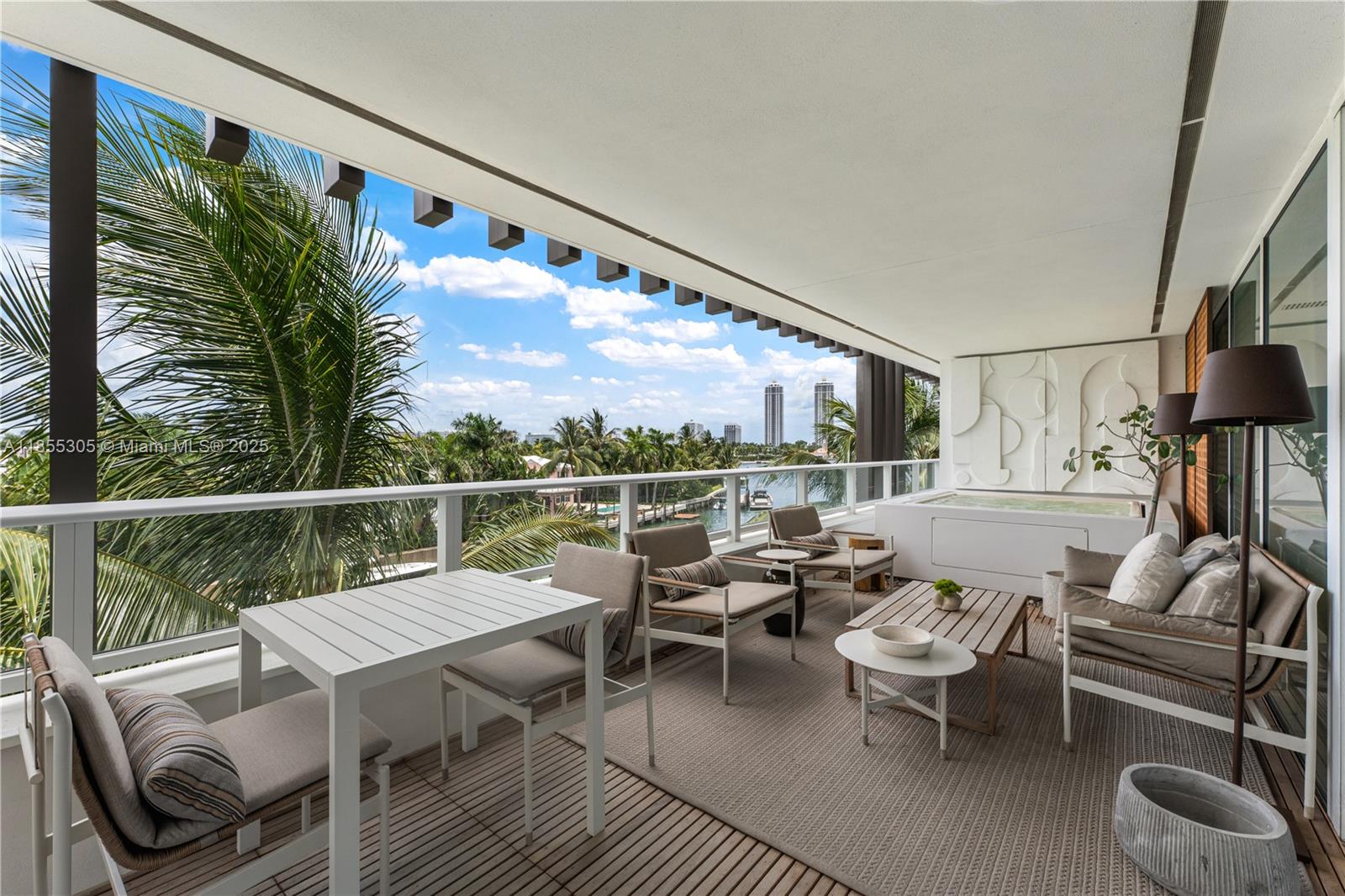 Condo for Sale in Miami Beach, FL