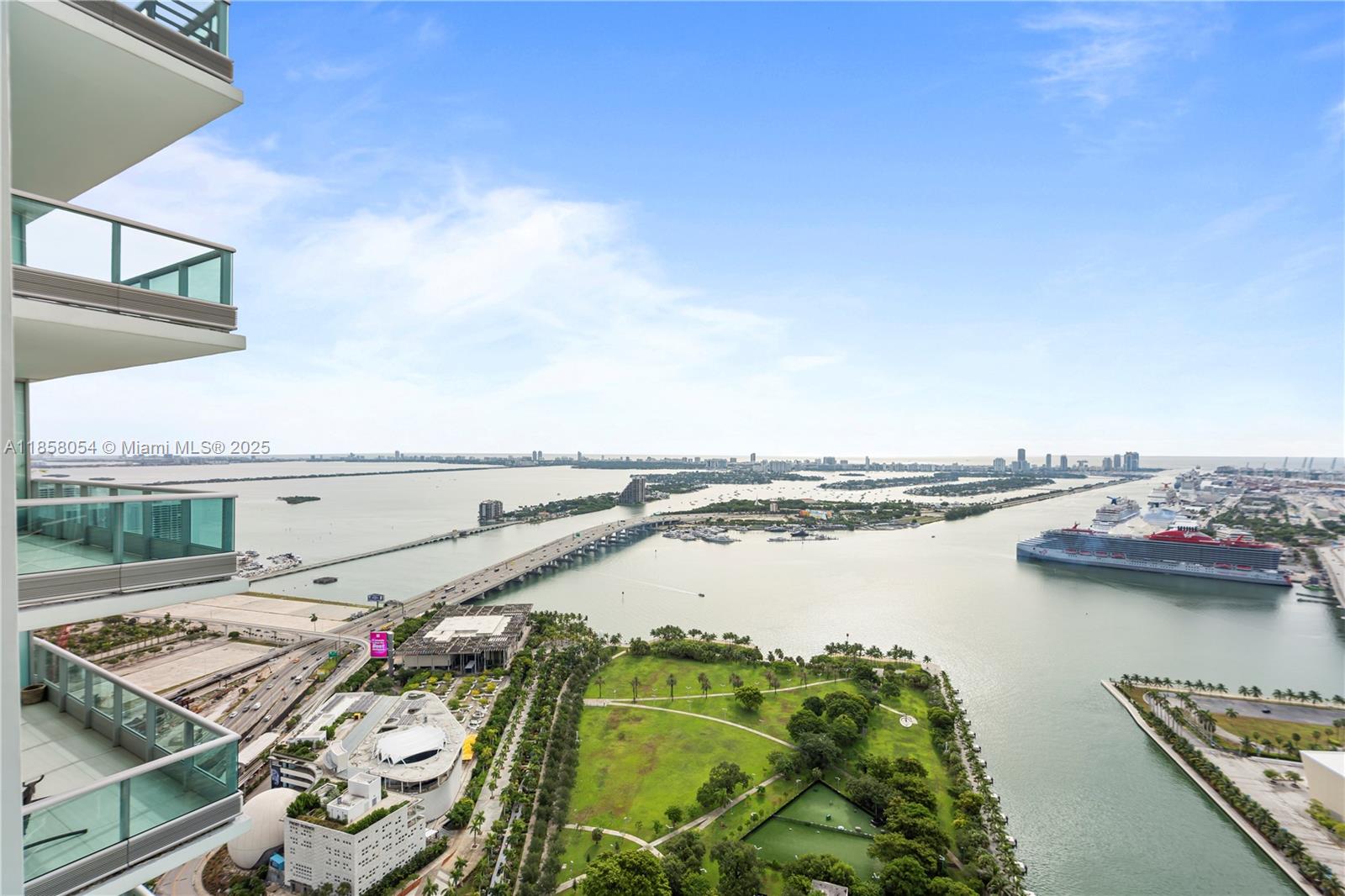 900 Biscayne Blvd #5102, Miami FL 33132
