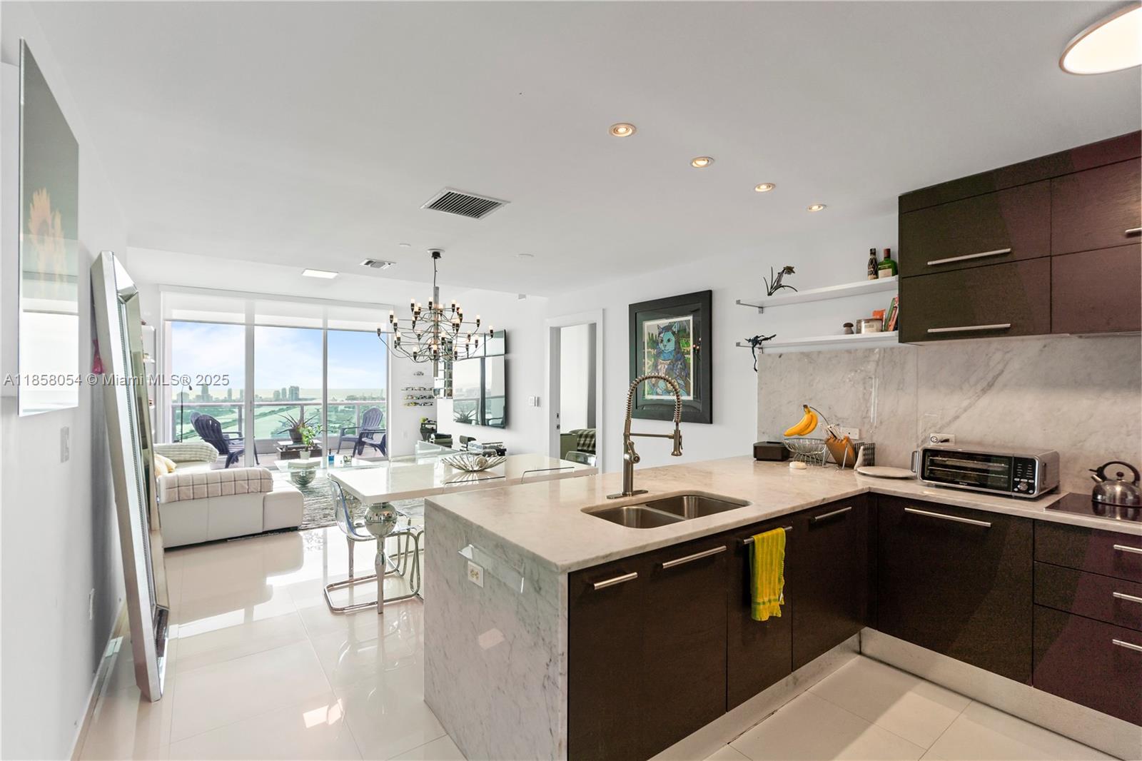 900 Biscayne Blvd #5102, Miami FL 33132