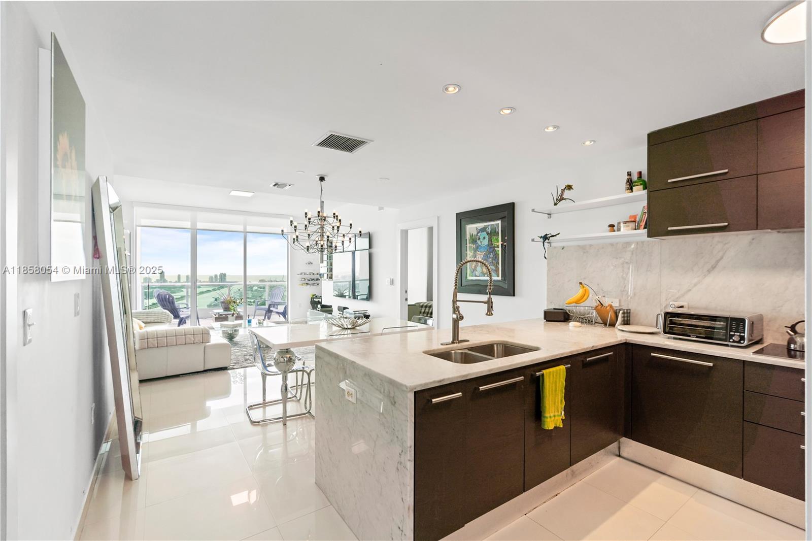 900 Biscayne Blvd #5102, Miami FL 33132