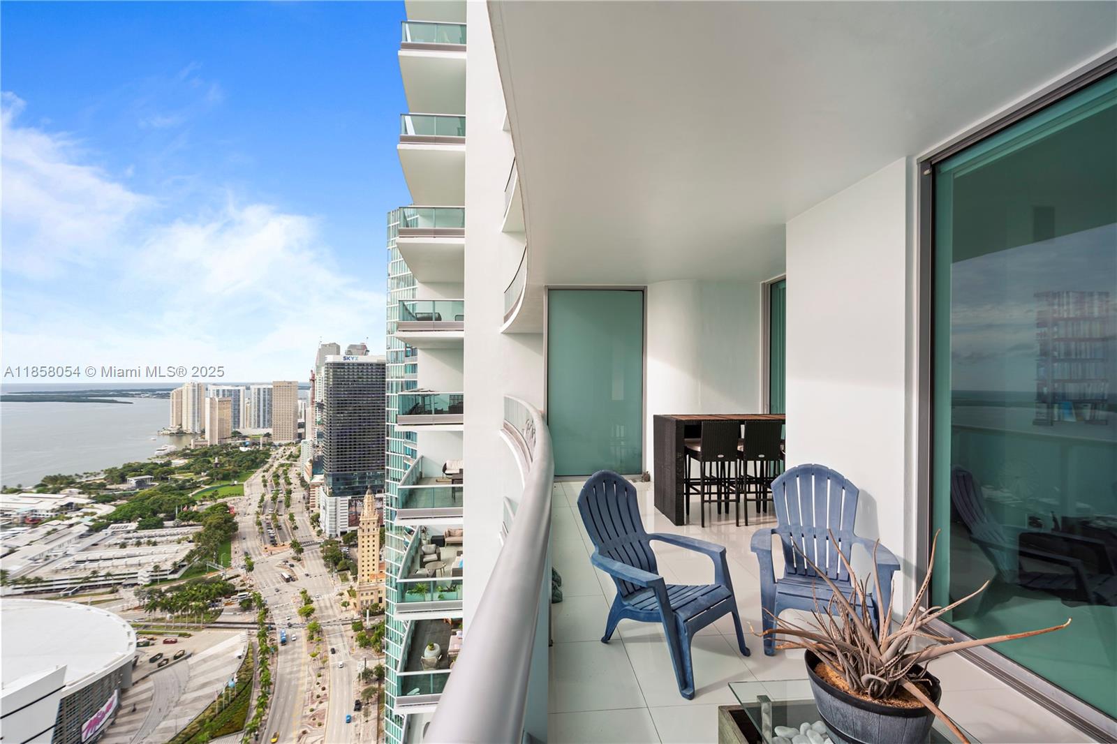 900 Biscayne Blvd #5102, Miami FL 33132