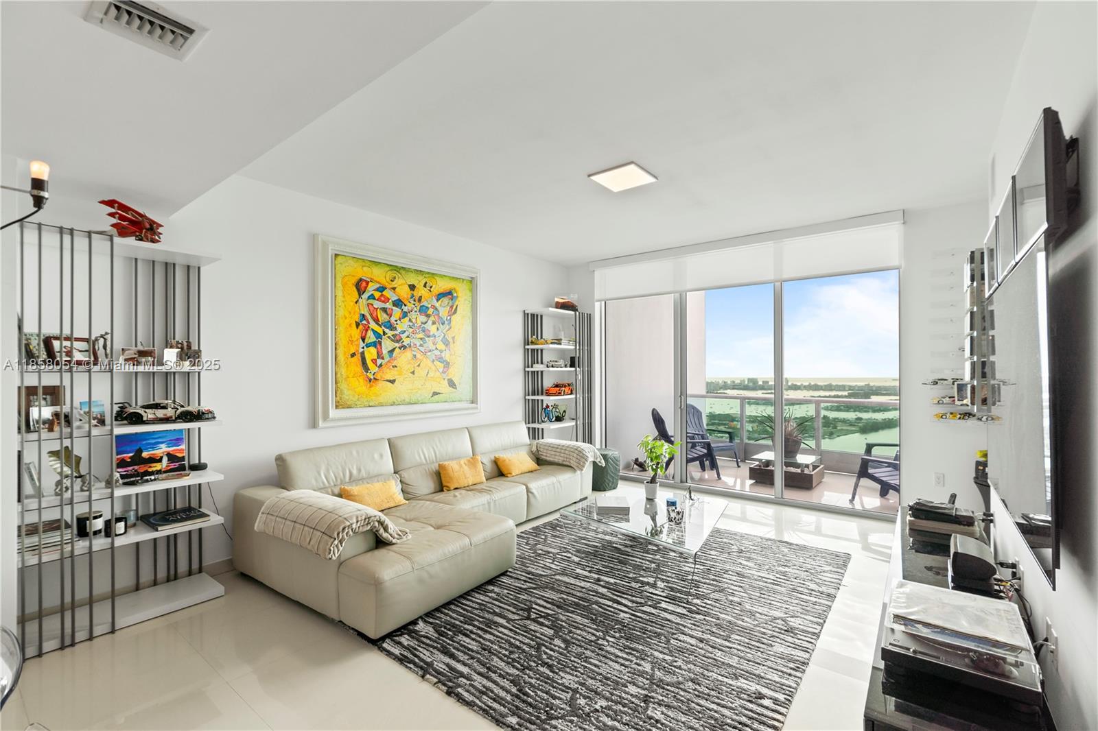 900 Biscayne Blvd #5102, Miami FL 33132