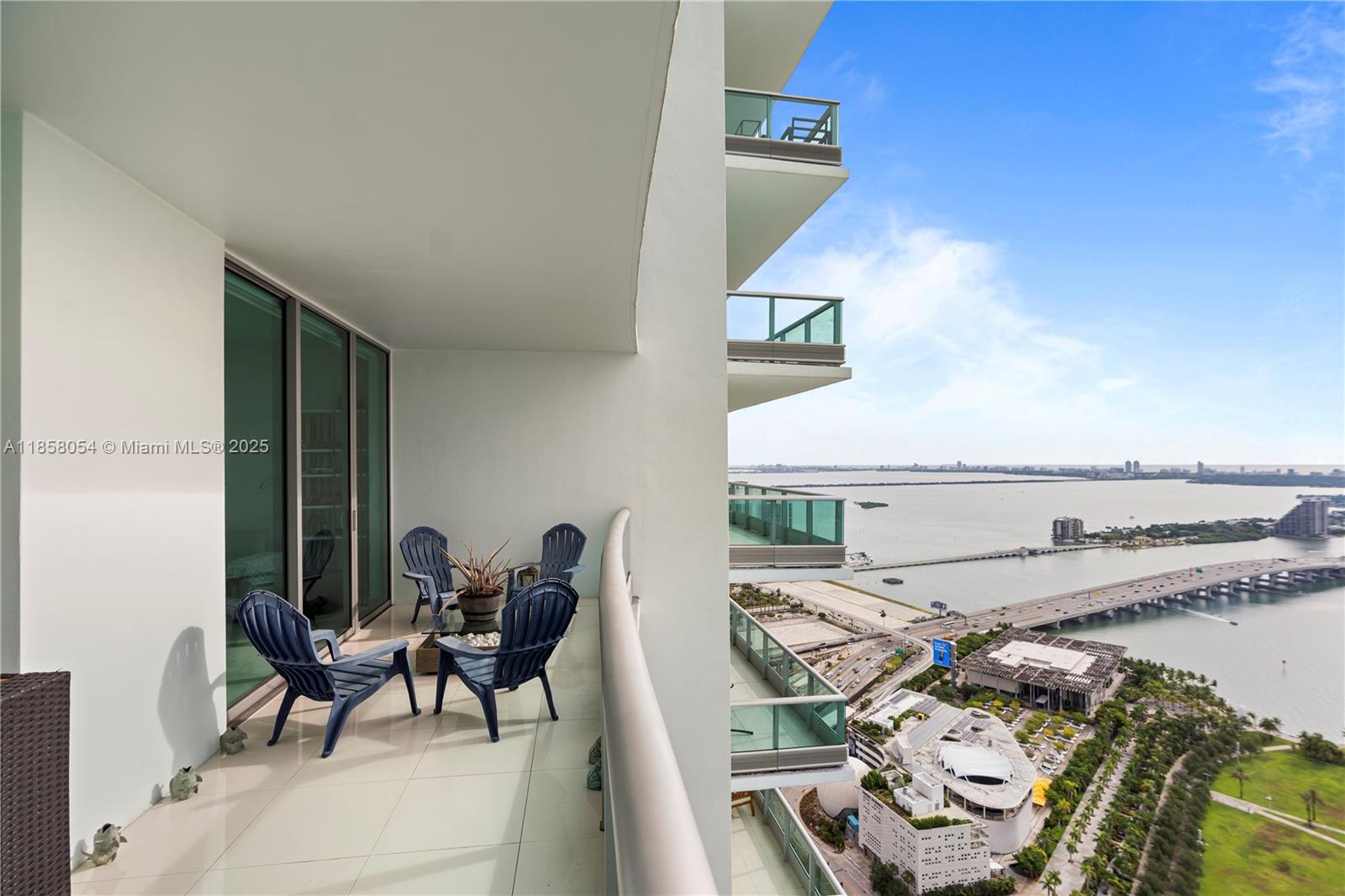 900 Biscayne Blvd #5102, Miami FL 33132