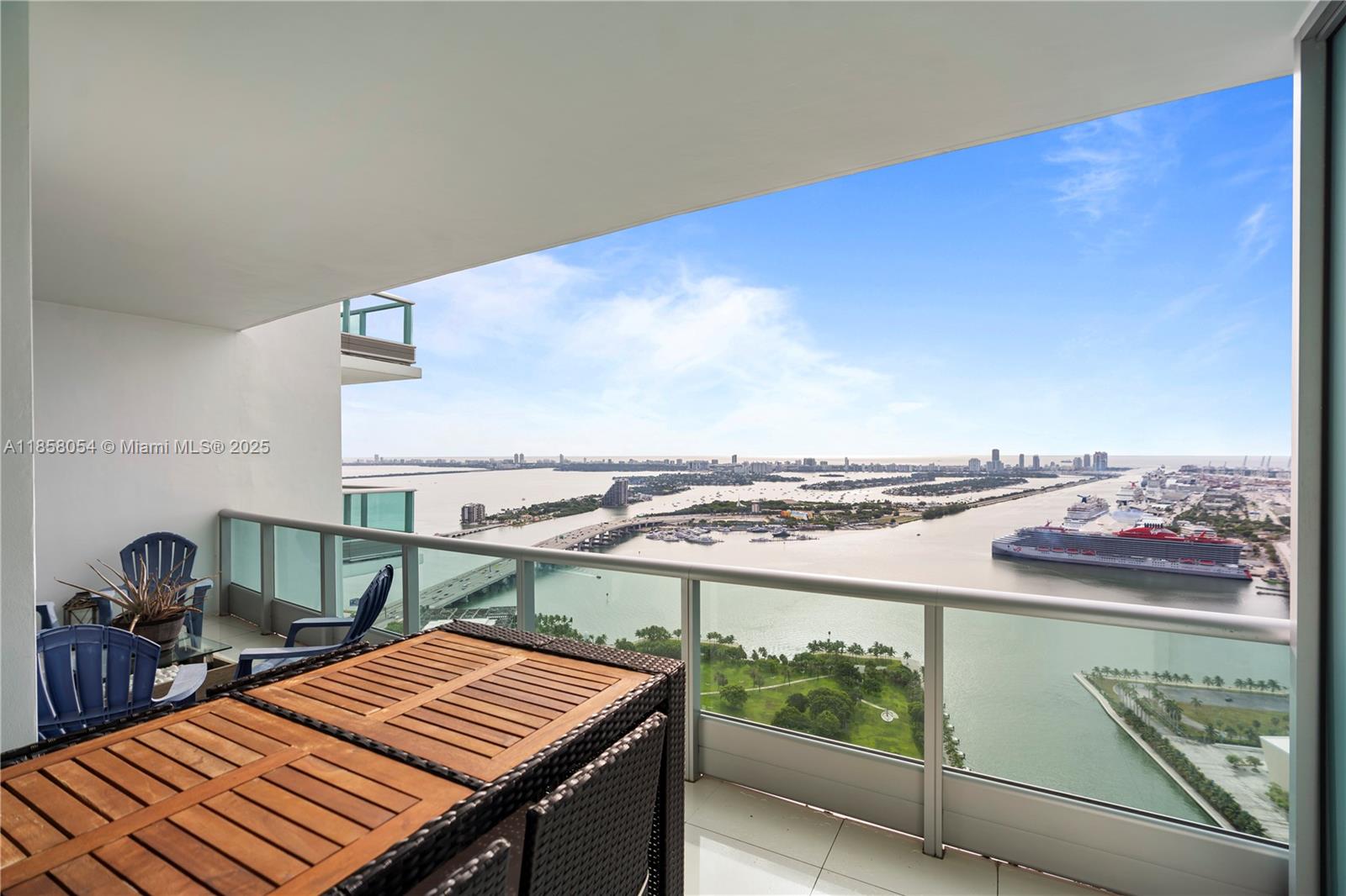 900 Biscayne Blvd #5102, Miami FL 33132