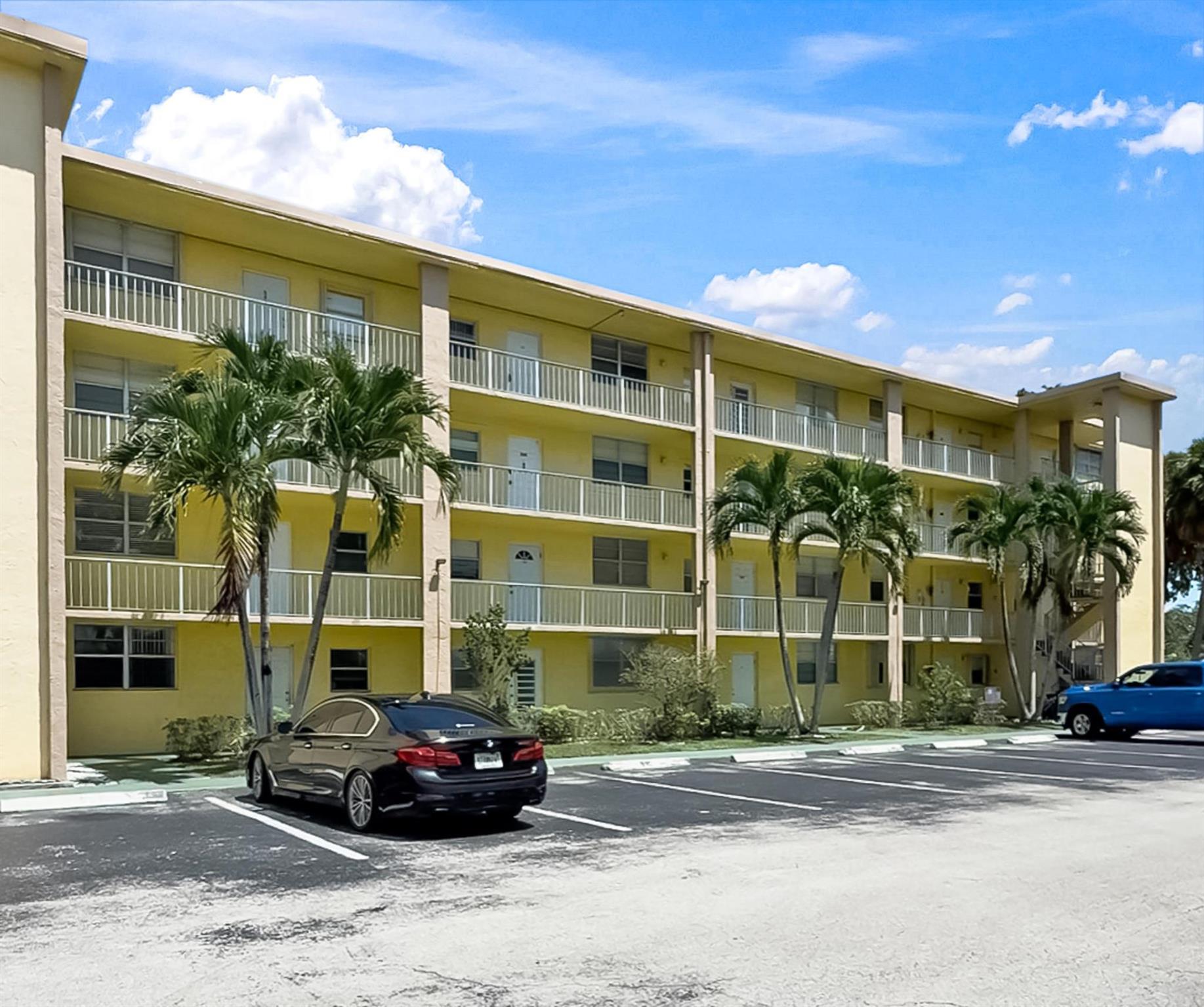 Sandalfoot Blvd Apts Cond
