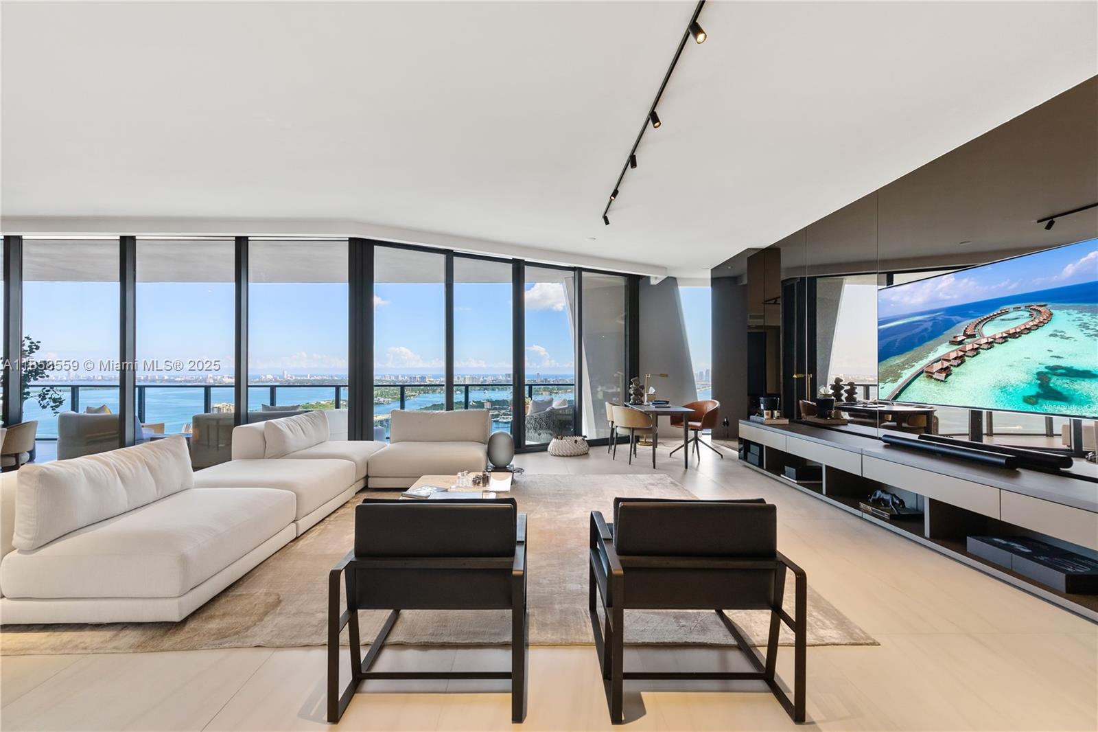 Condo for Sale in Miami, FL