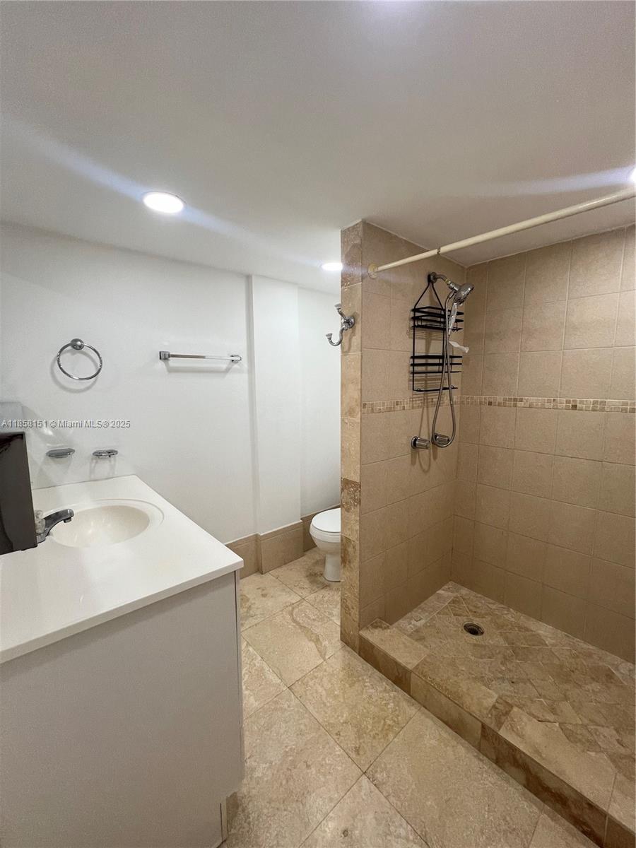 Samari Lake East Condo