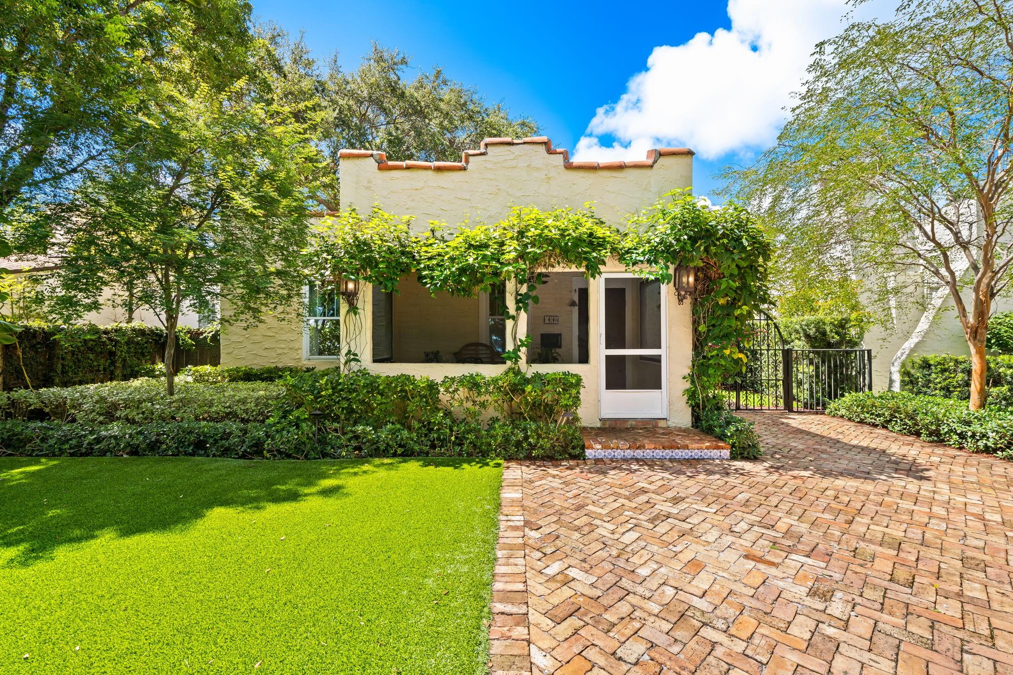 720 Se 7th Street, Fort Lauderdale, FL 33301, 2 Bedrooms , 1 Bathroom ,Single Family Residence,Off Market,F10520432, Horizon Palm Realty Group