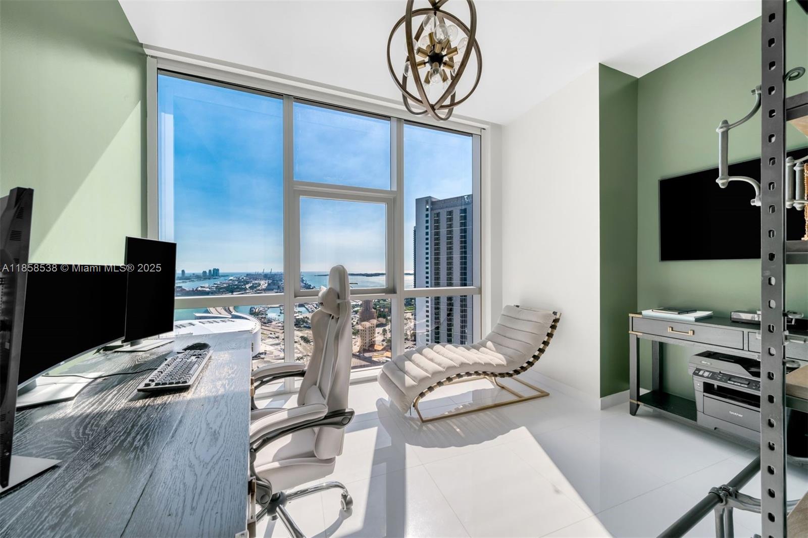 851 NE 1st Ave #3011, Miami FL 33132