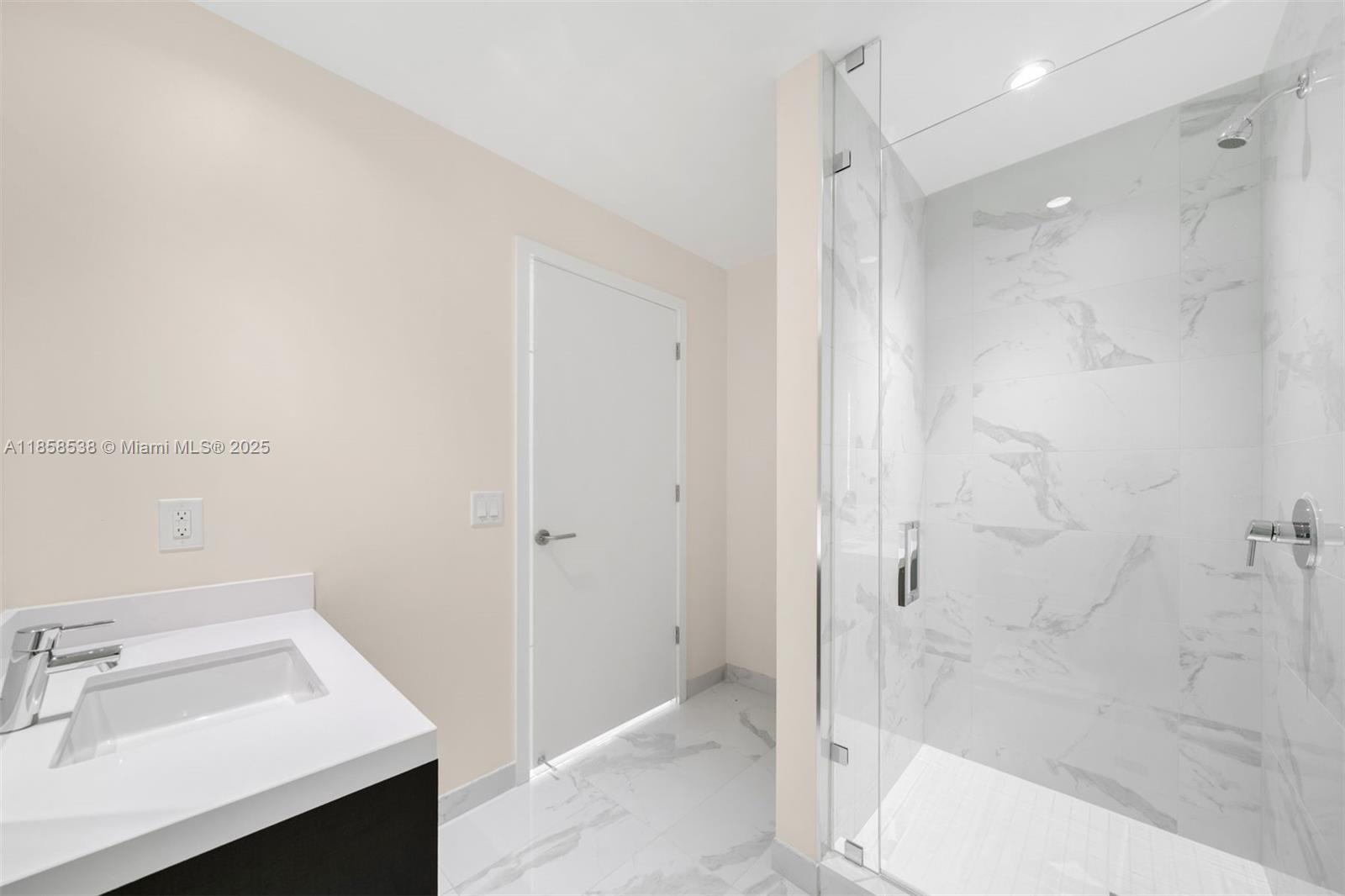 851 NE 1st Ave #3011, Miami FL 33132