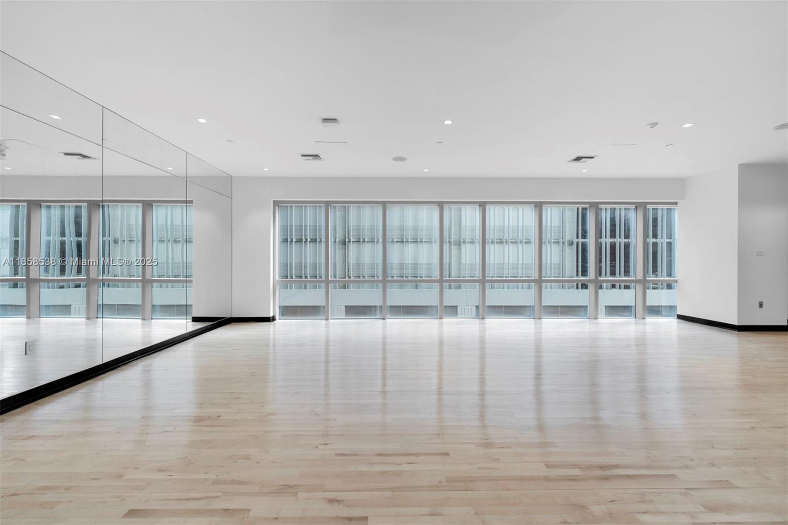 851 NE 1st Ave #3011, Miami FL 33132