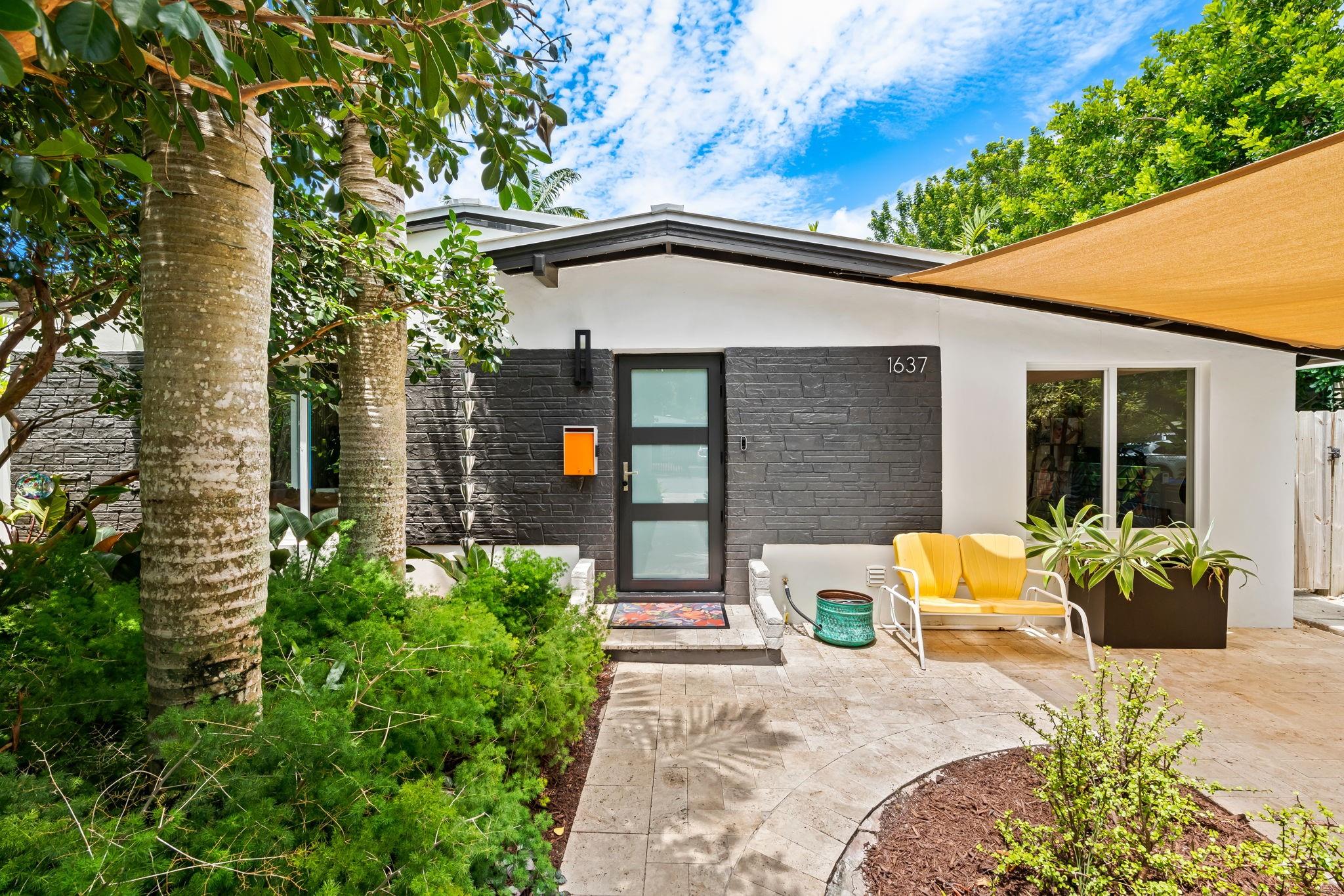 1637 Ne 17th Way Fort Lauderdale FL 33305 | F10520127