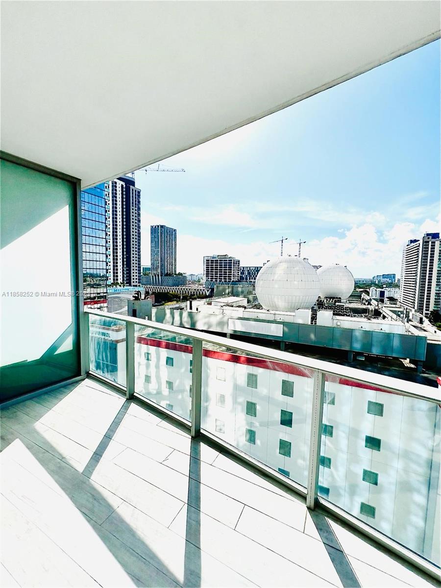 851 NE 1st Ave #1204, Miami FL 33132