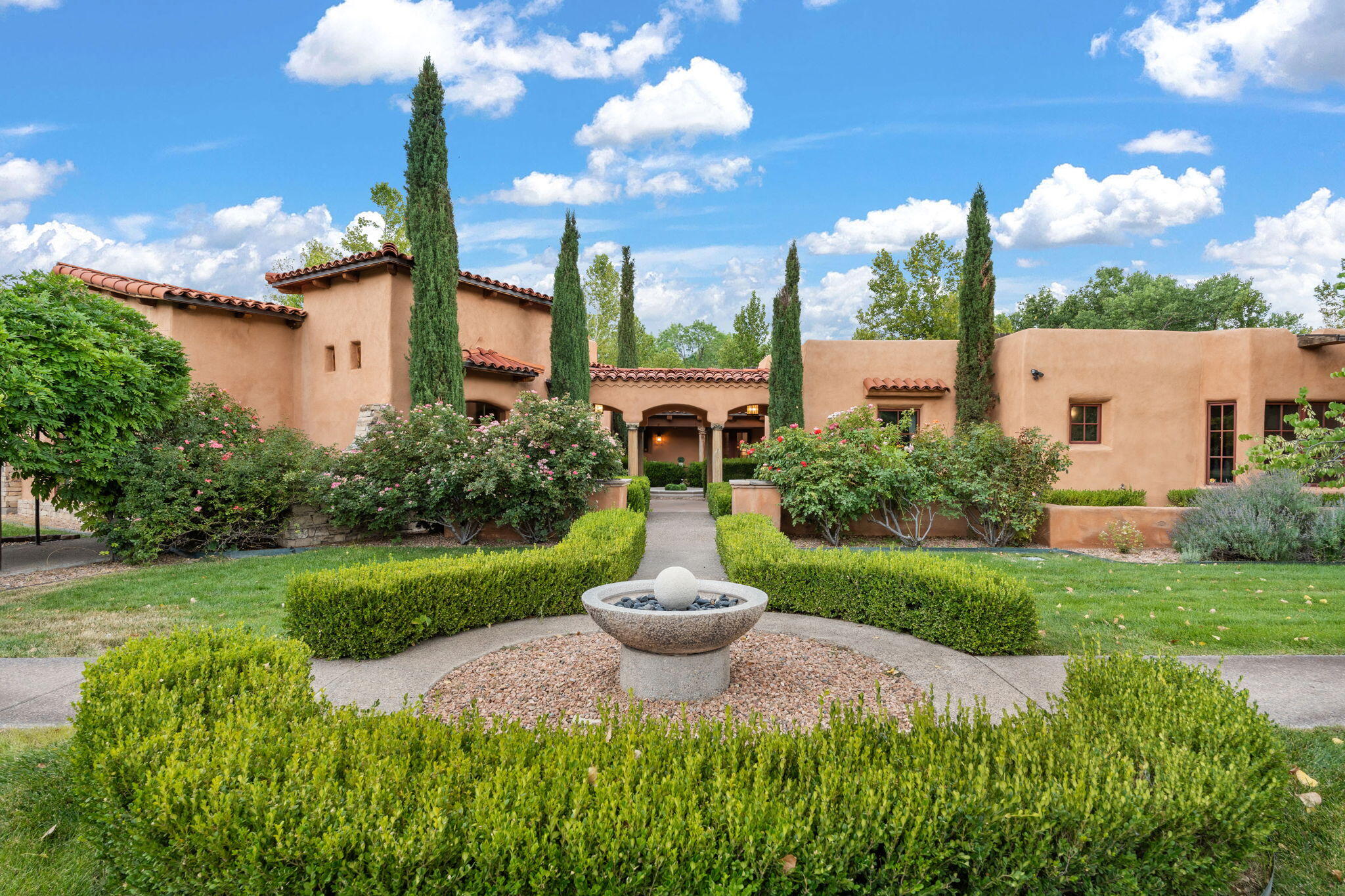 Homes for sale in Los Ranchos, NM | 5405 Eakes Rd Nw, Los Ranchos, NM 87107 | MLS# 1089652