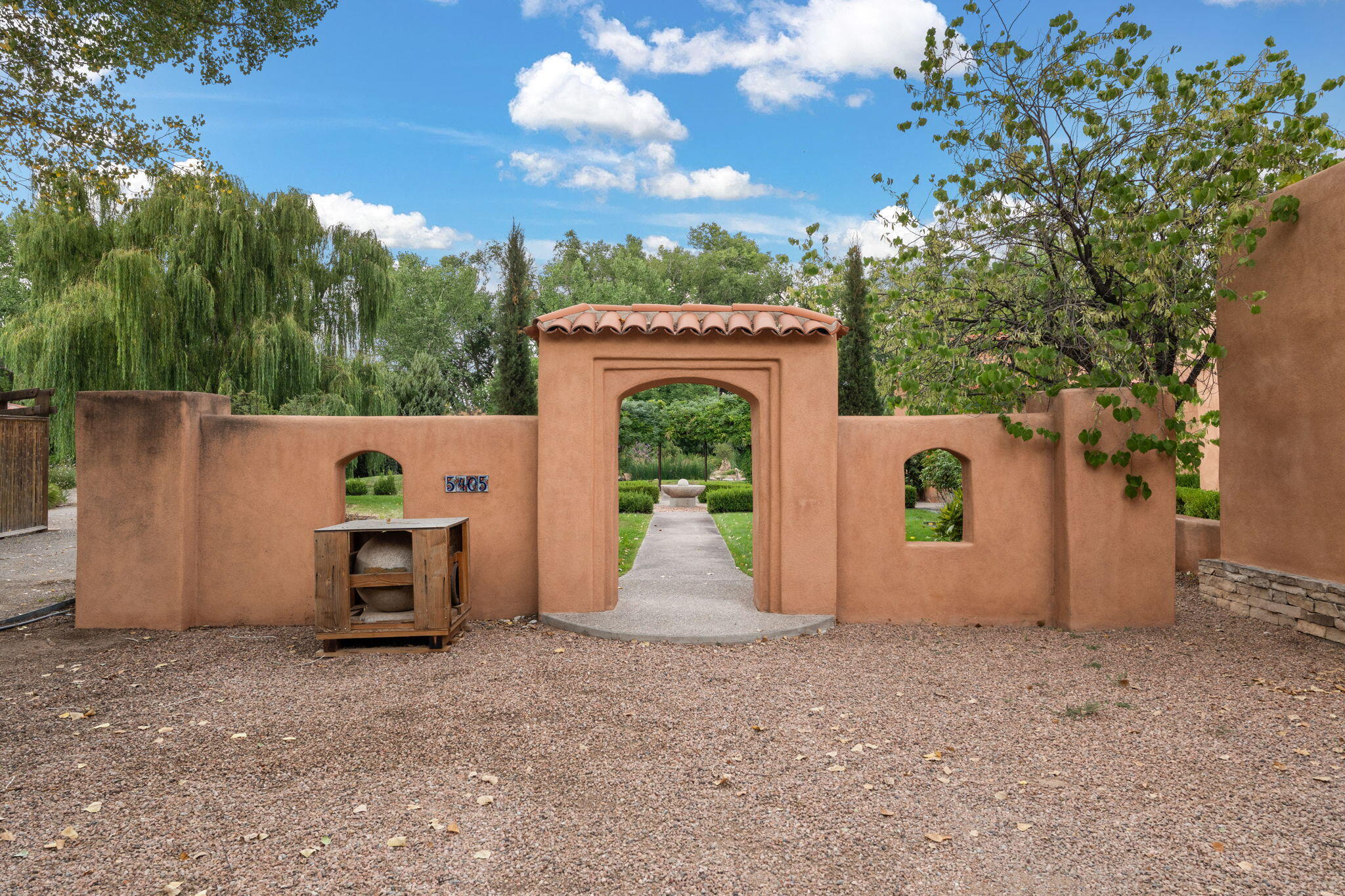 Homes for sale in Los Ranchos, NM | 5405 Eakes Rd Nw, Los Ranchos, NM 87107 | MLS# 1089652