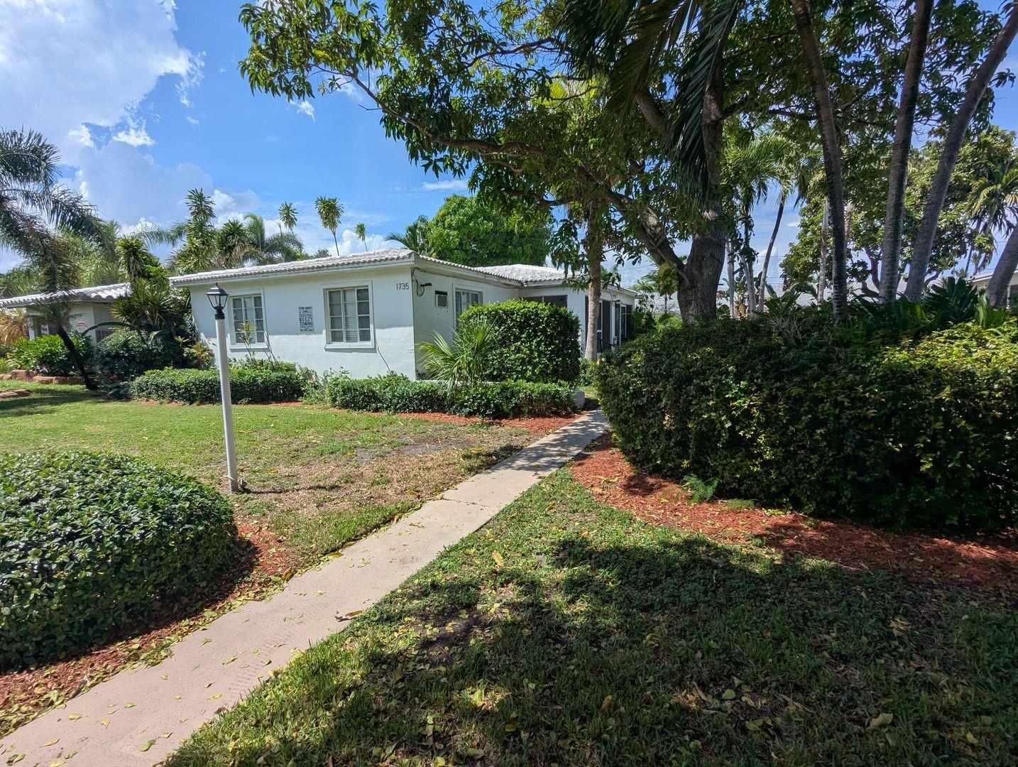 Hollywood South Side Add