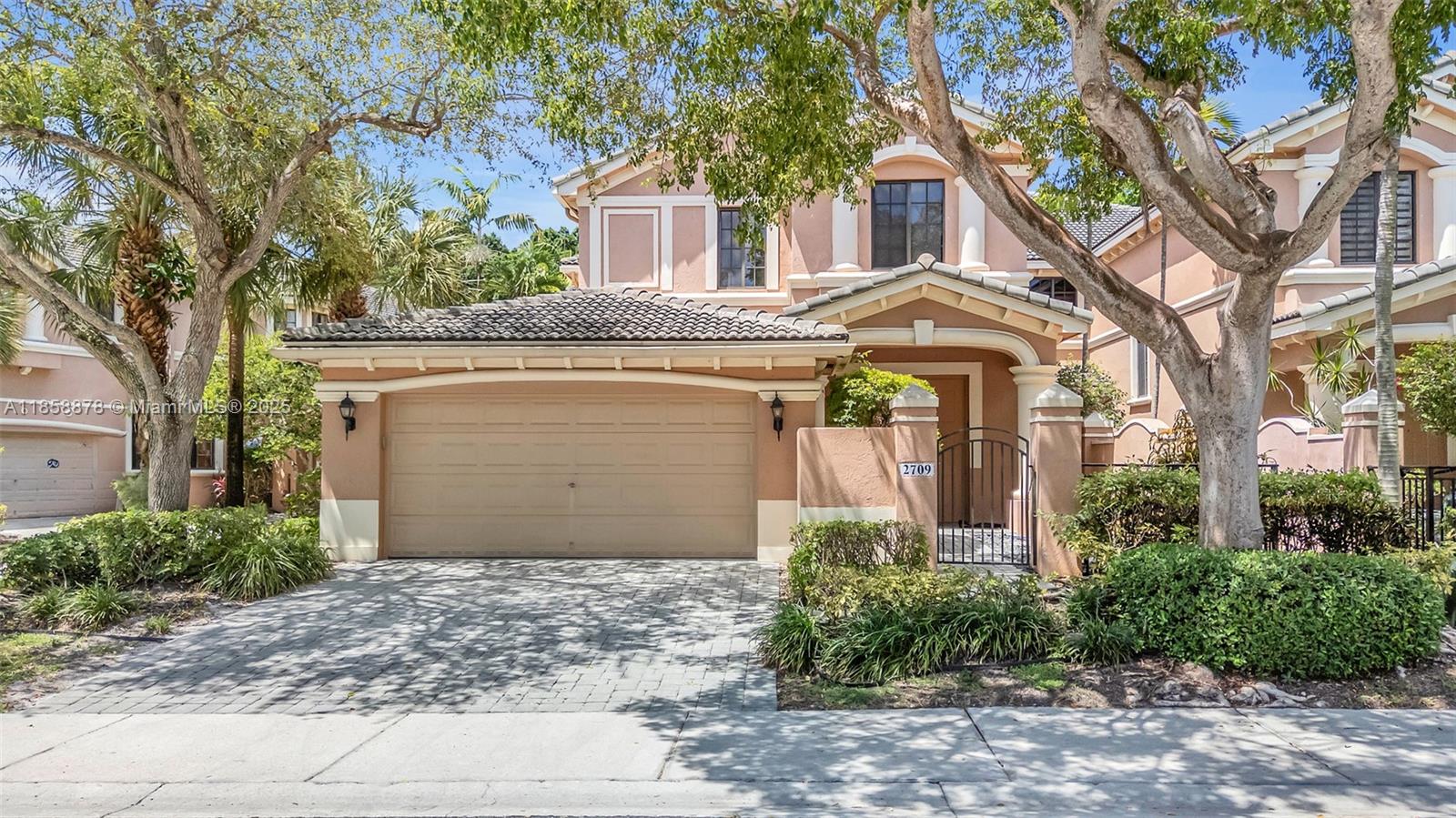 Courtside At Weston Hills