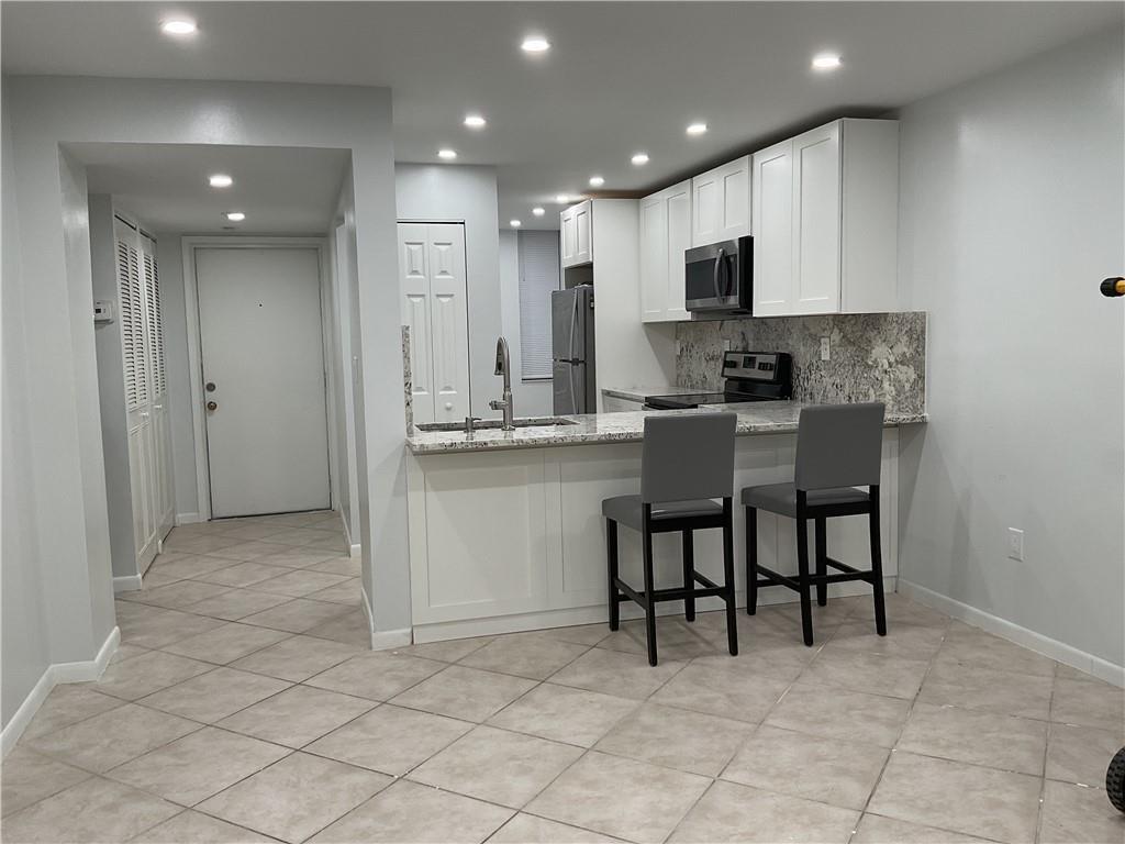 Homes for sale in Plantation, FL | 6800 Cypress Rd #208, Plantation, FL 33317 | MLS# F10520554