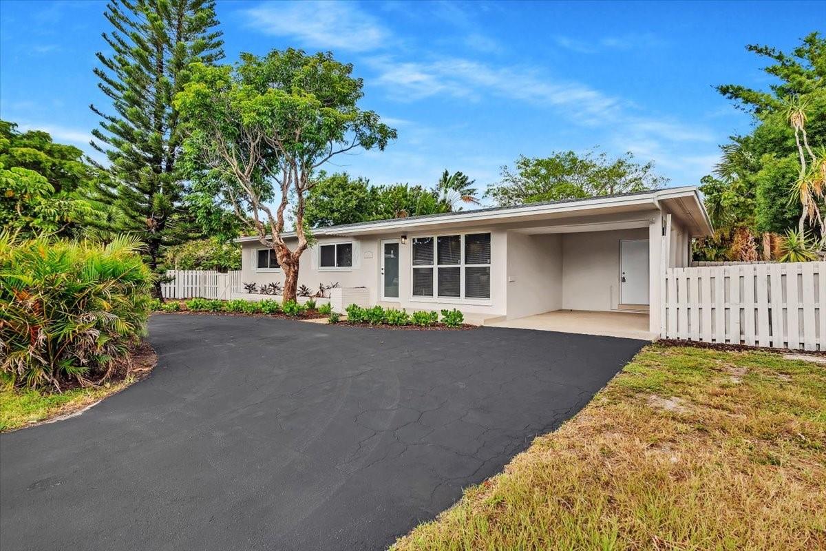 Homes for sale in Oakland Park, FL | 4687 Ne 18Th Ave, Oakland Park, FL 33334 | MLS# F10520573