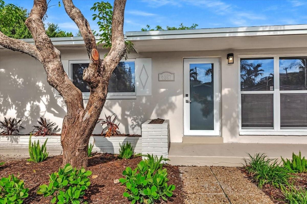 Homes for sale in Oakland Park, FL | 4687 Ne 18Th Ave, Oakland Park, FL 33334 | MLS# F10520573