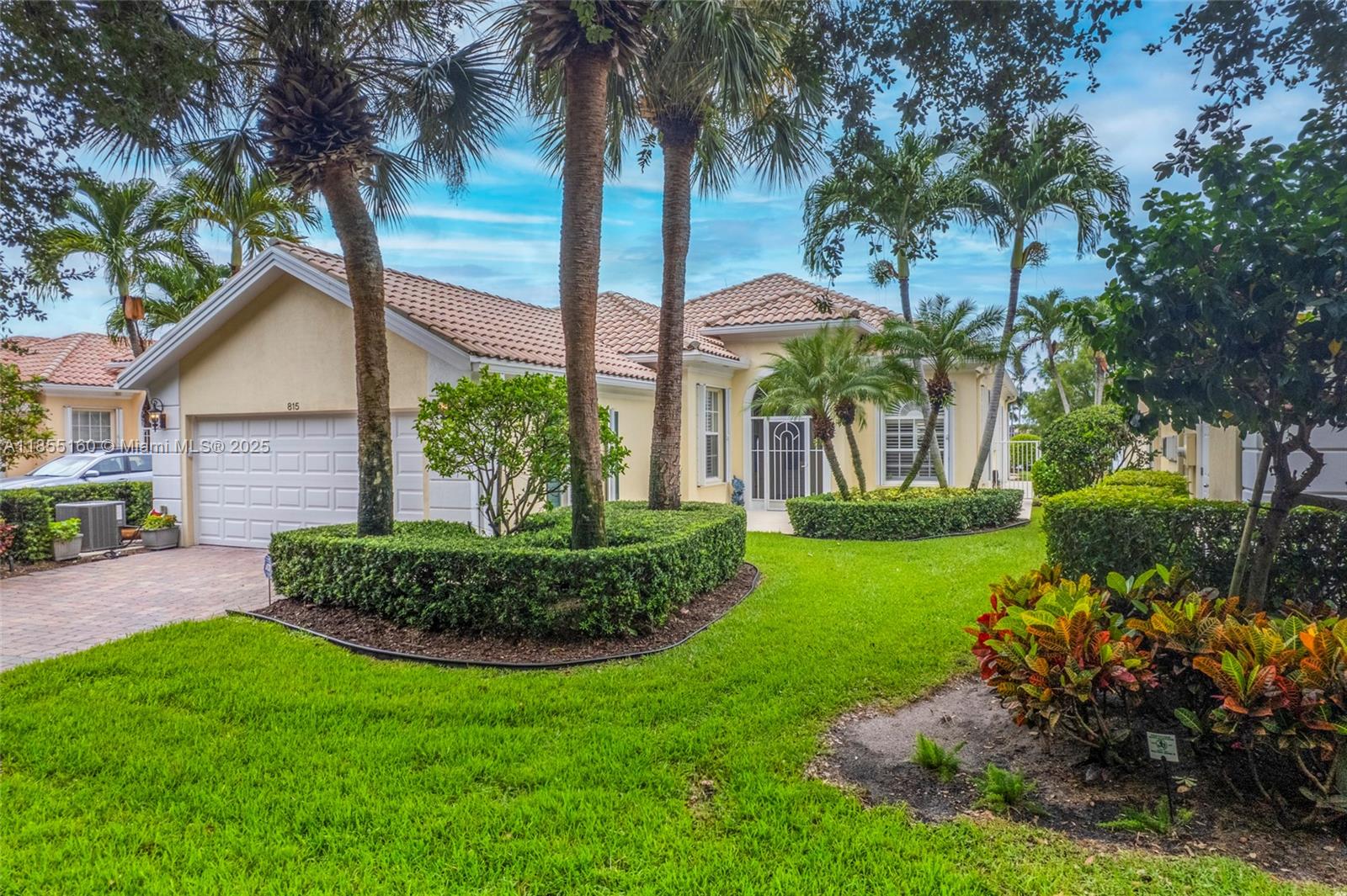 Isles At Palm Beach Garde