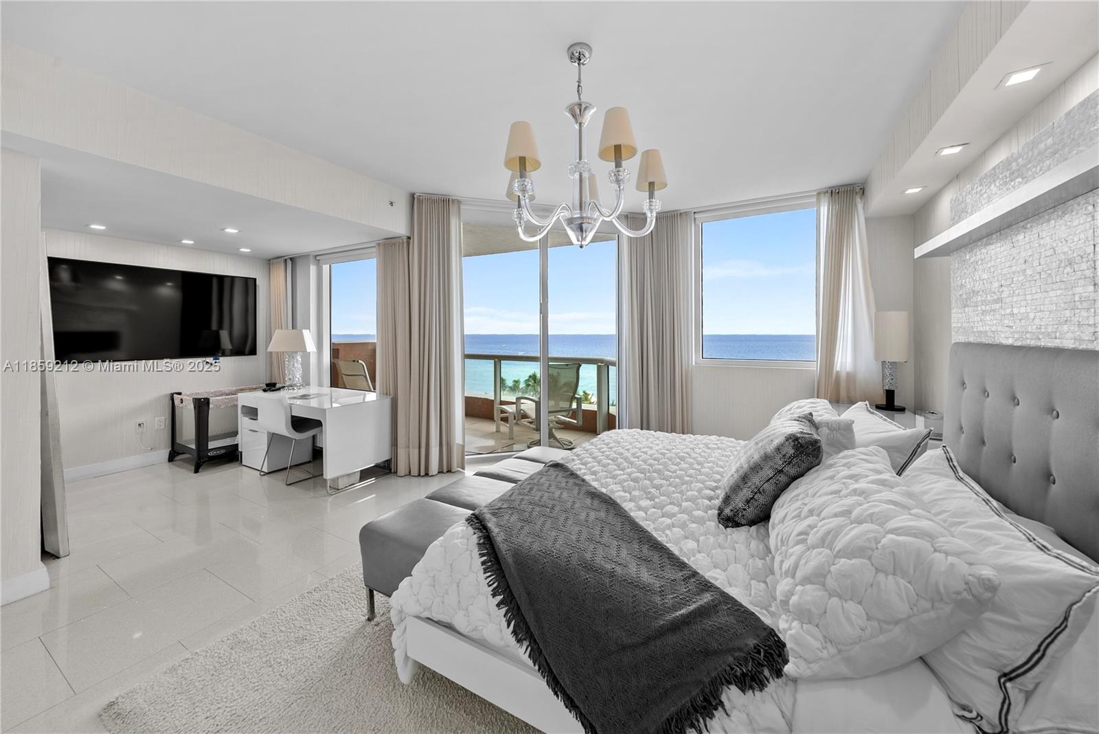Apartamento à Venda em Sunny Isles Beach, FL