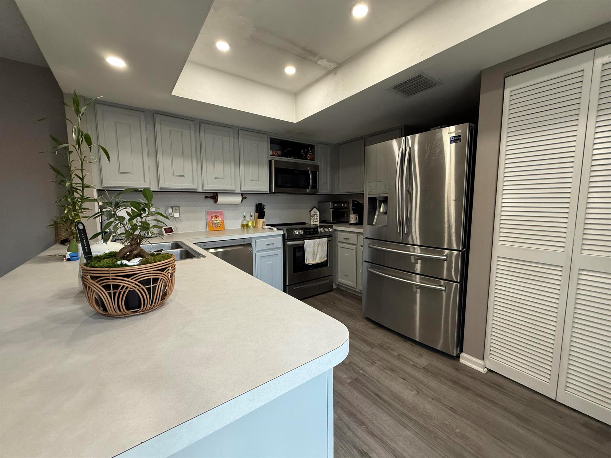 Homes for sale in Boynton Beach, FL | 1425 Oxford Lane, Boynton Beach, FL 33426 | MLS# R11115914