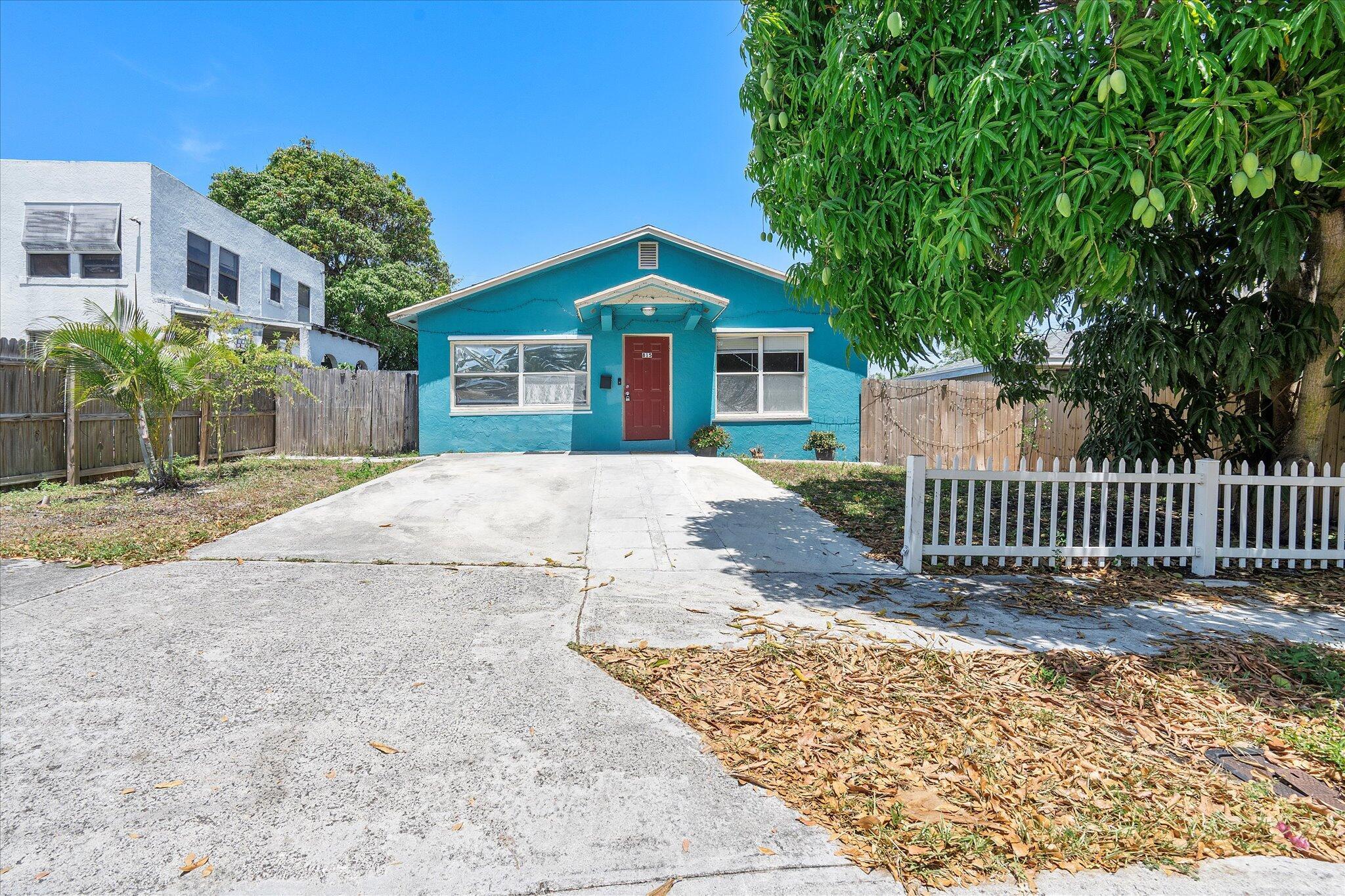 815 30th Court West Palm Beach FL 33407 | R11115930