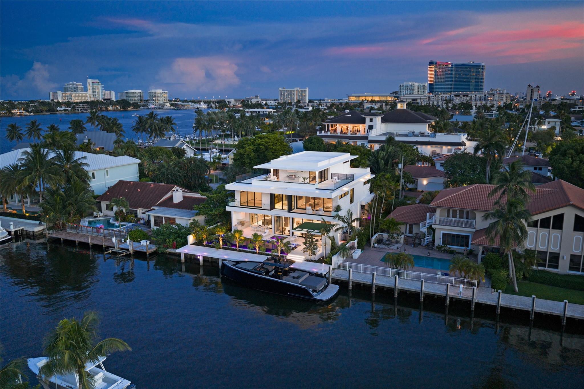 Homes for sale in Fort Lauderdale, FL | 1721 Se 11th St, Fort Lauderdale, FL 33316 | MLS# F10520613