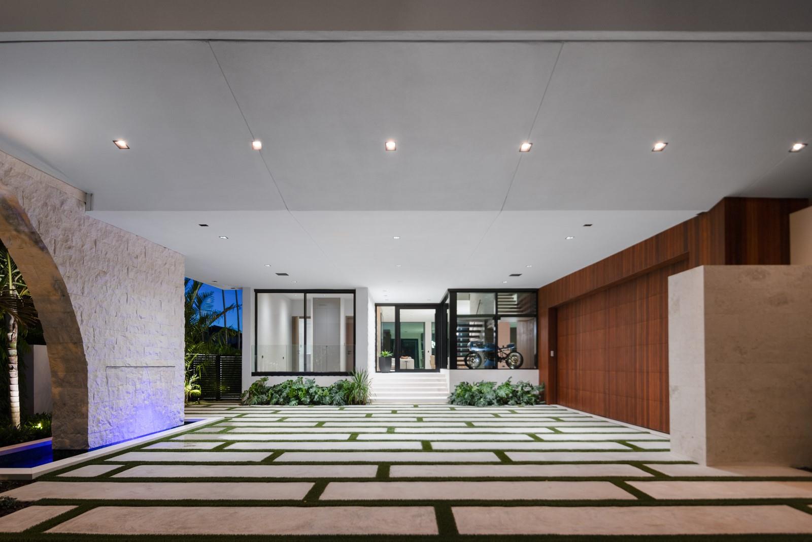 Homes for sale in Fort Lauderdale, FL | 1721 Se 11Th St, Fort Lauderdale, FL 33316 | MLS# F10520613