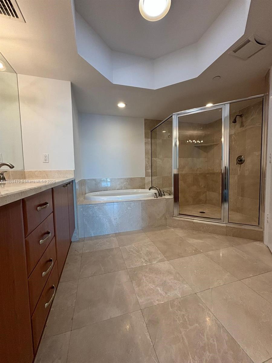 3301 NE 183rd St #2705, Aventura FL 33160