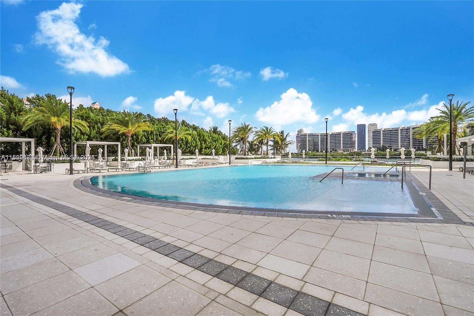 3301 NE 183rd St #2705, Aventura FL 33160