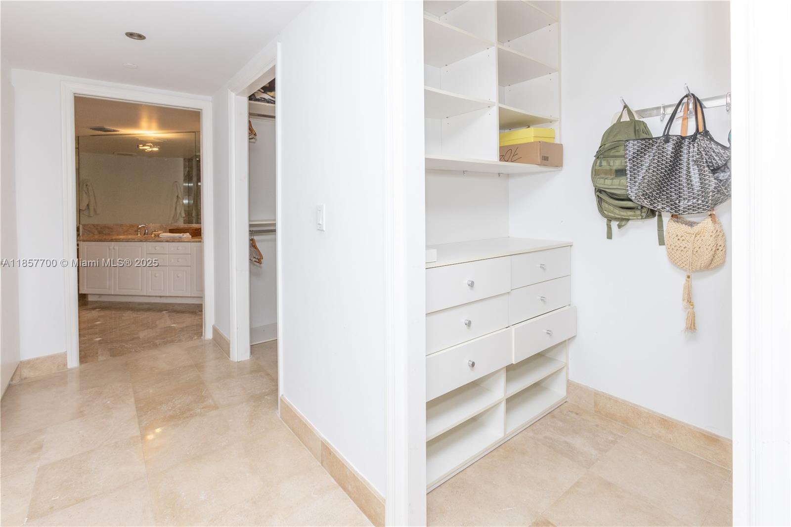 Apartamento en Venta en Surfside, FL