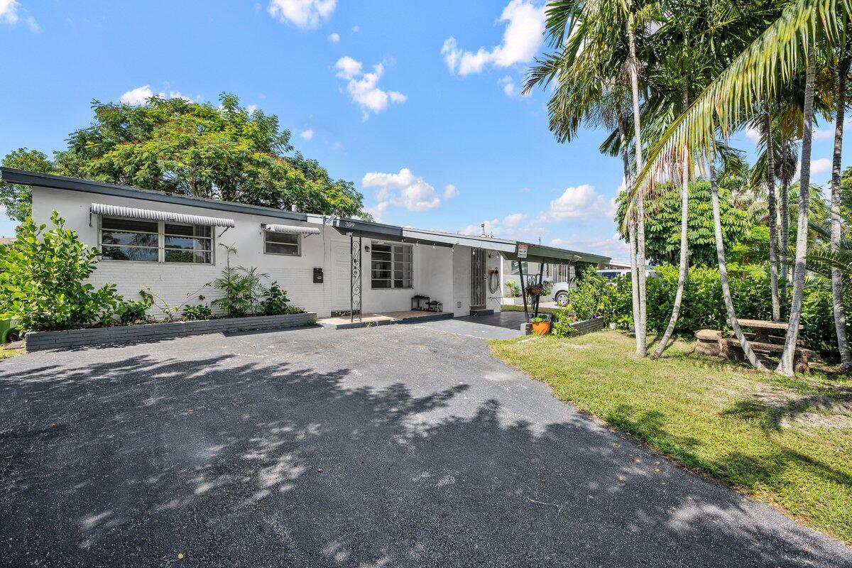 Homes for sale in Hallandale Beach, FL | 309 Sw 7th Street, Hallandale Beach, FL 33009 | MLS# R11116130