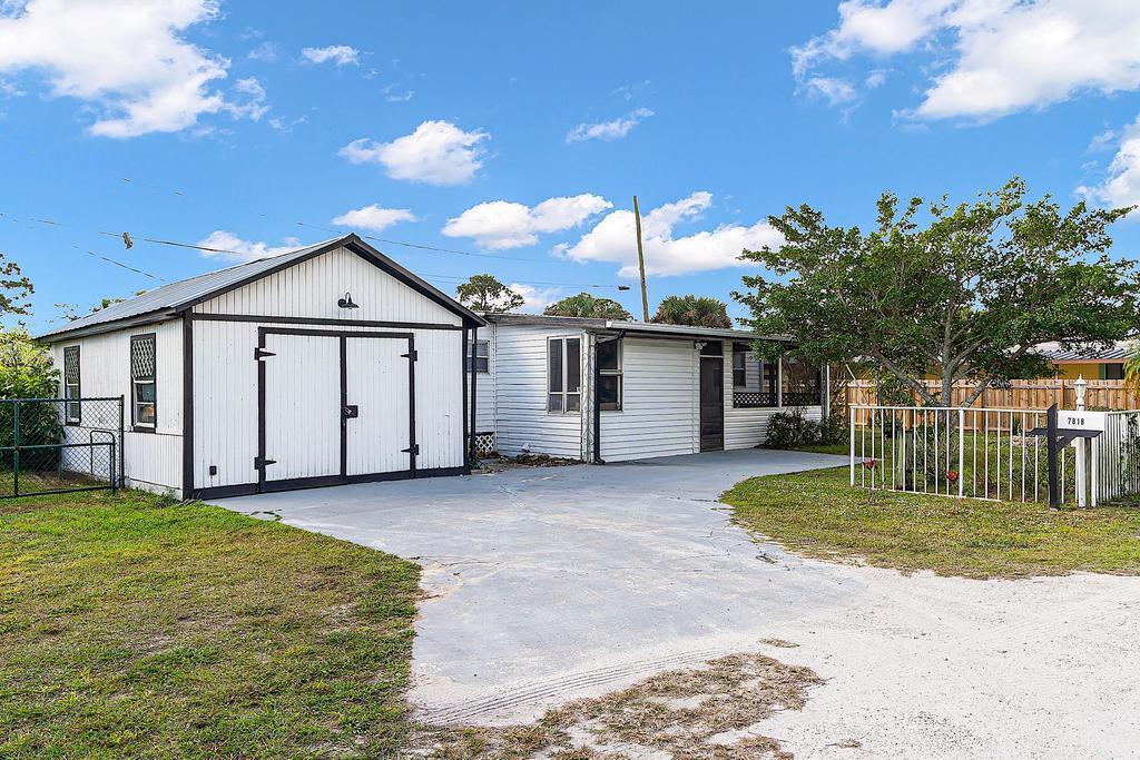 Homes for sale in Hobe Sound, FL | 7818 Se Arrance Street, Hobe Sound, FL 33455 | MLS# R11116159