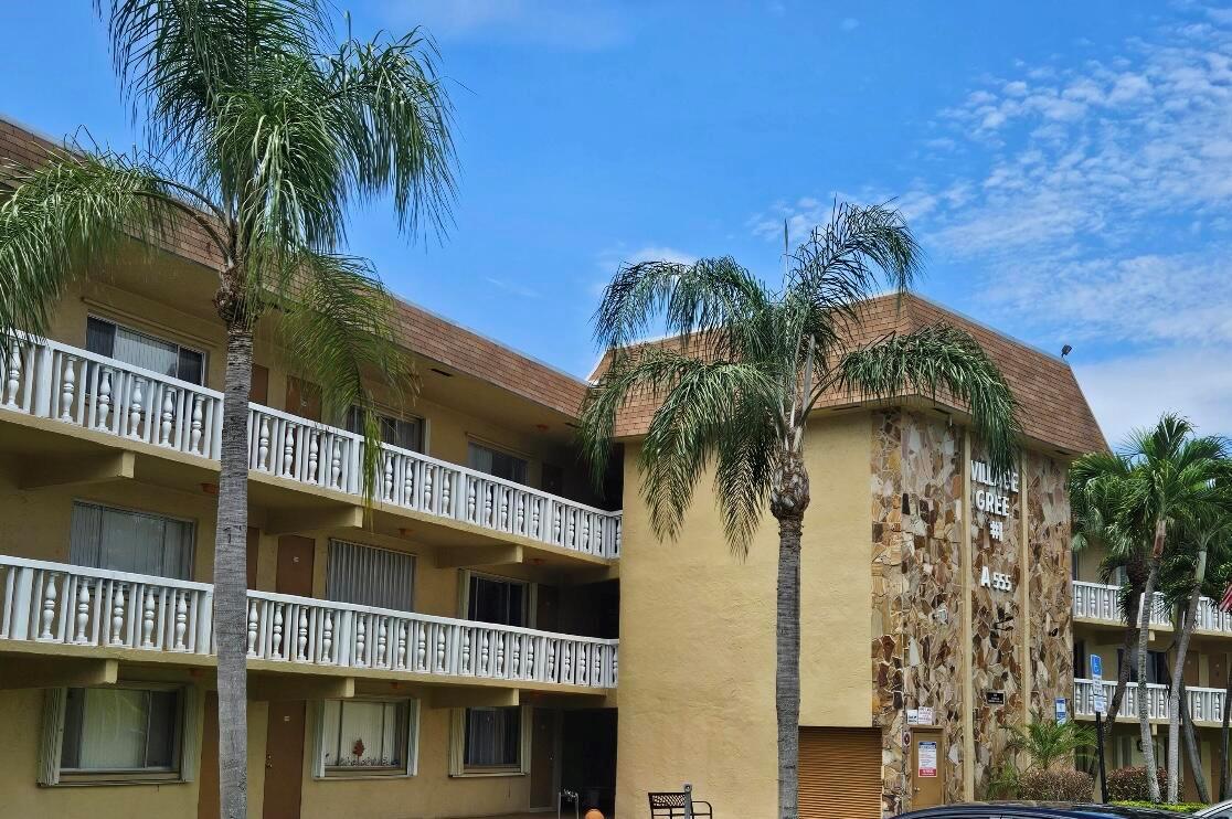 Village Green Avon Cond