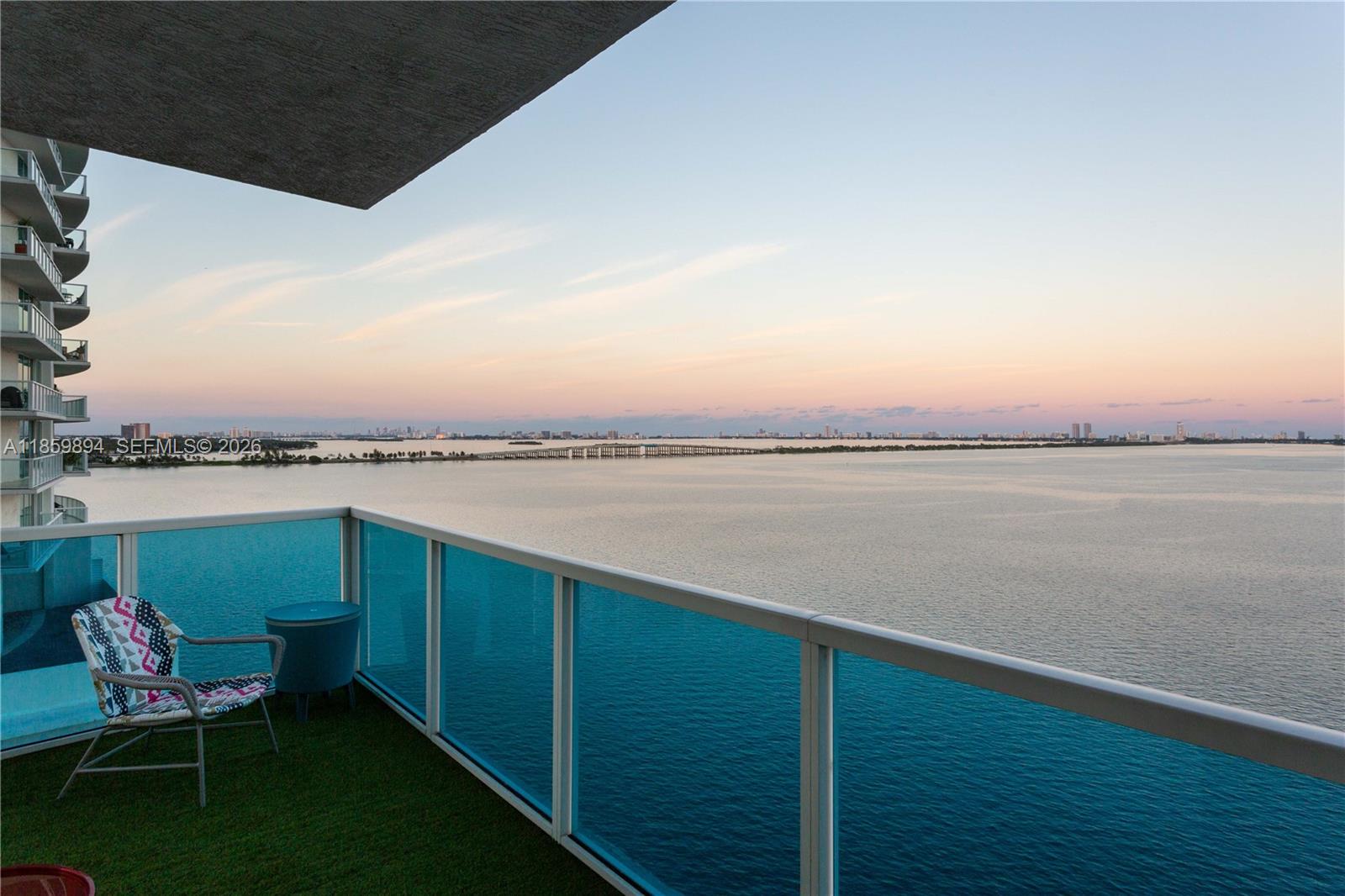 Star Lofts On The Bay Con