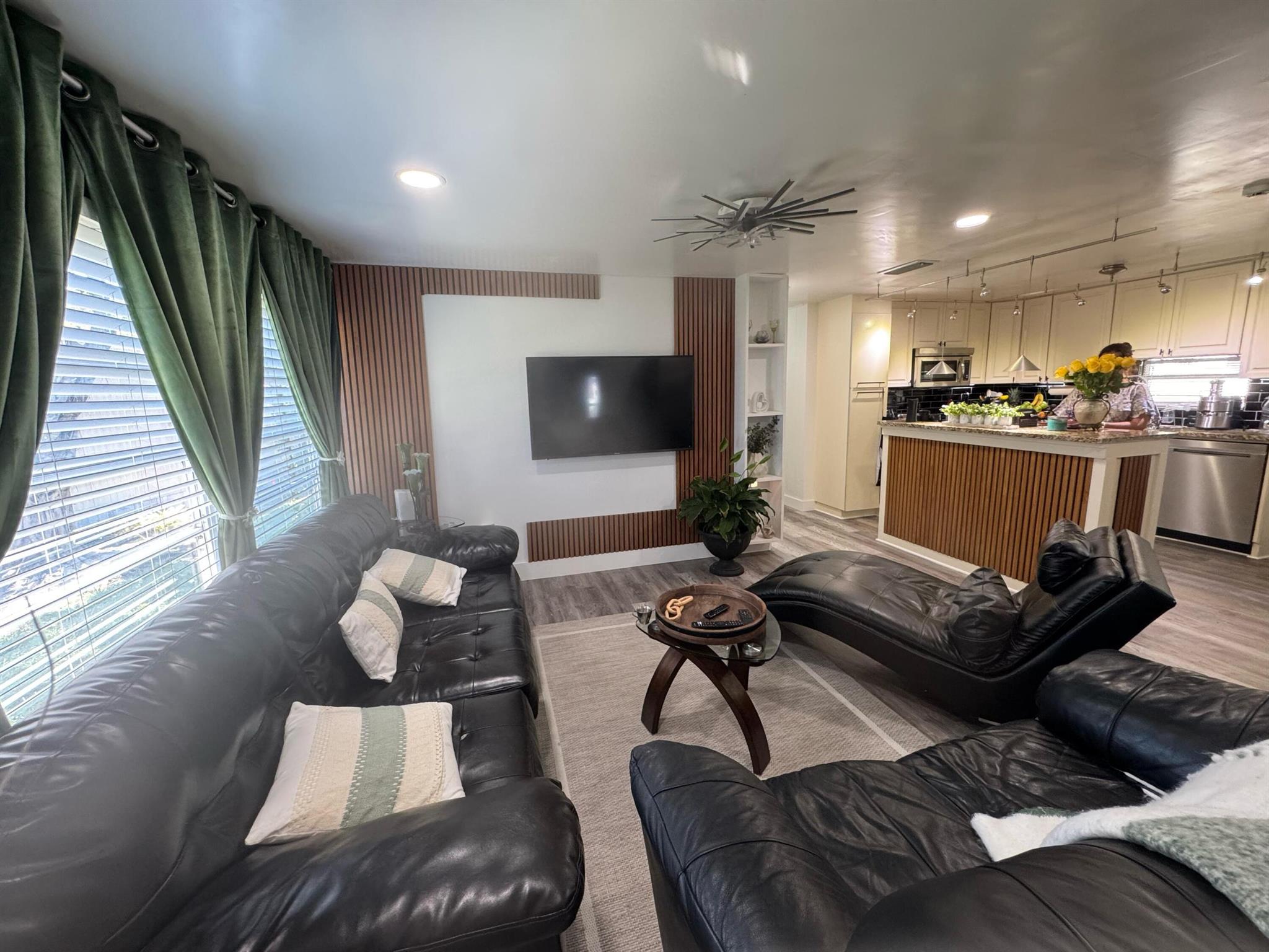 Homes for sale in Palm Beach Gardens, FL | 2555 Pga Blvd #18, Palm Beach Gardens, FL 33410 | MLS# R11116202