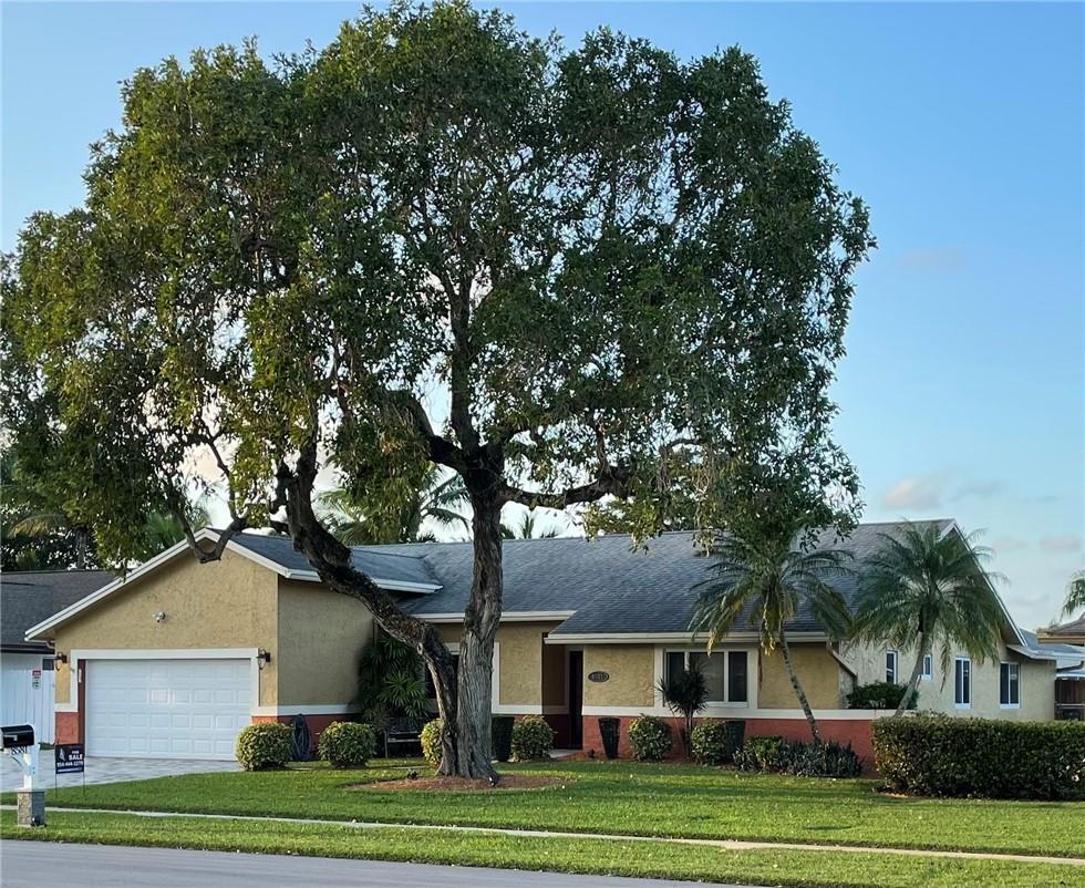 House for Sale in Davie, FL