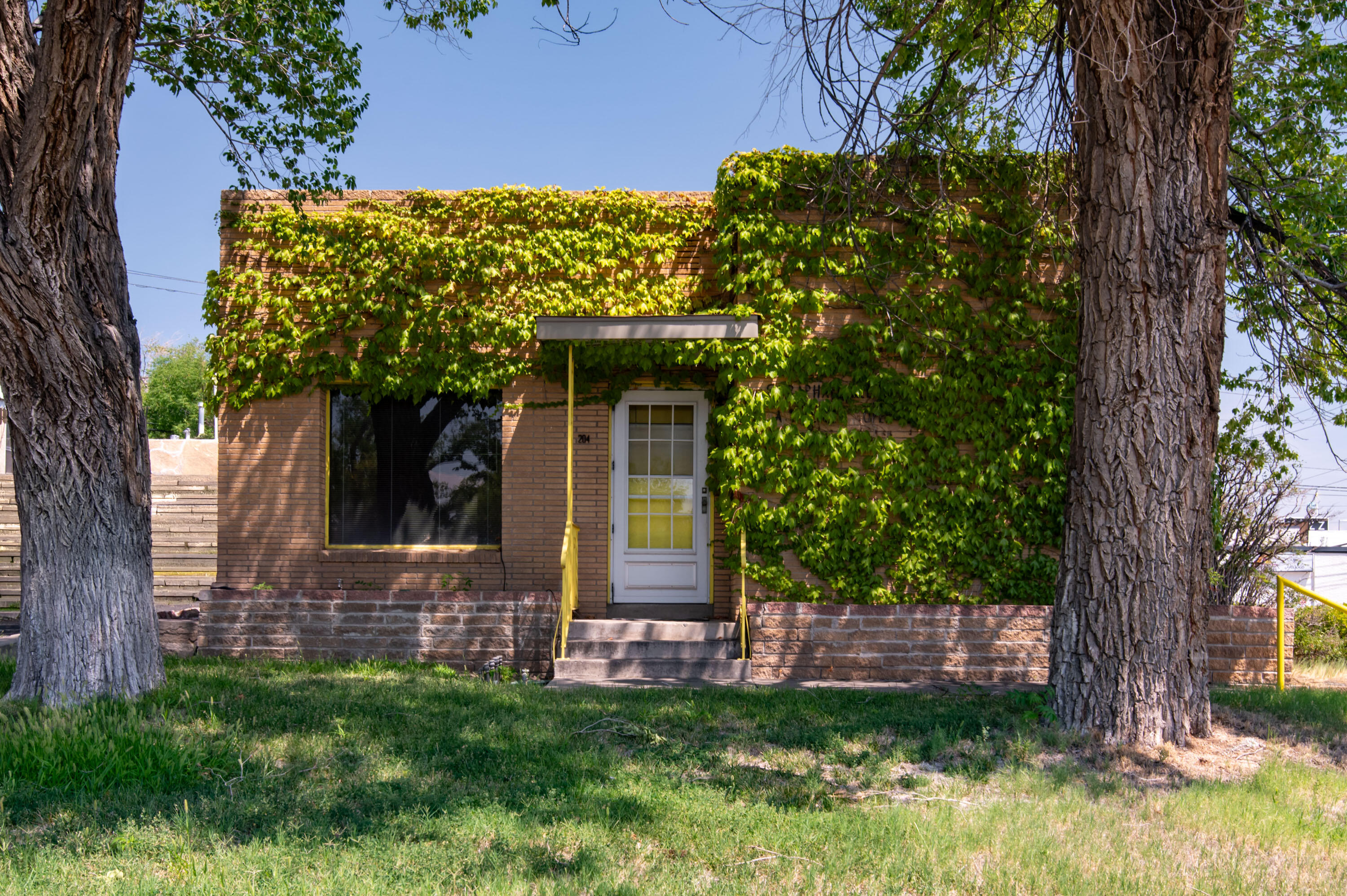 204 CARLISLE Boulevard NE Albuquerque, NM 87106