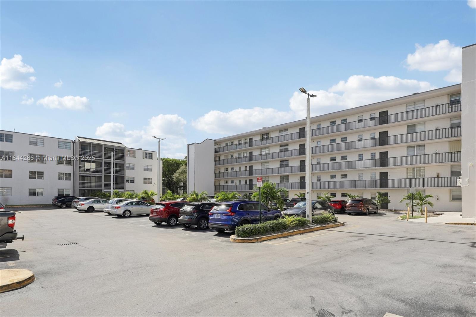 El Conquistador North Con