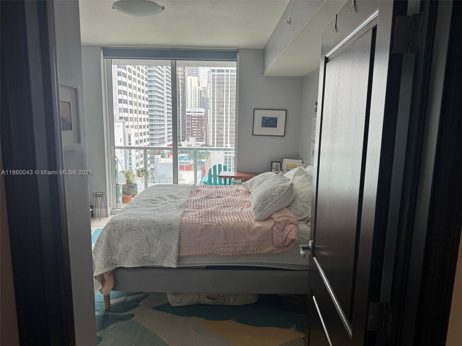 244 Biscayne Blvd #1807, Miami FL 33132