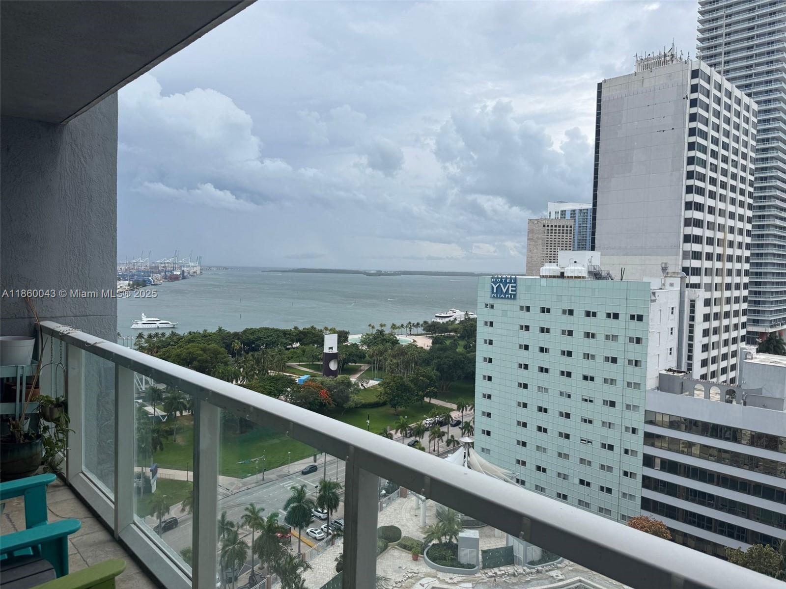 244 Biscayne Blvd #1807, Miami FL 33132
