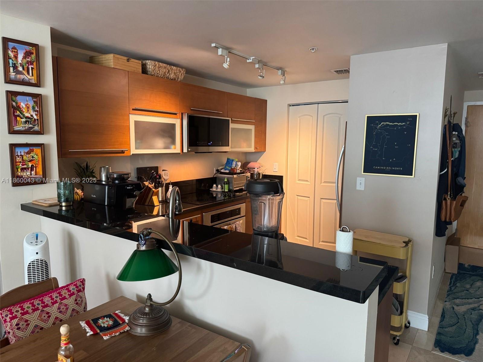 244 Biscayne Blvd #1807, Miami FL 33132