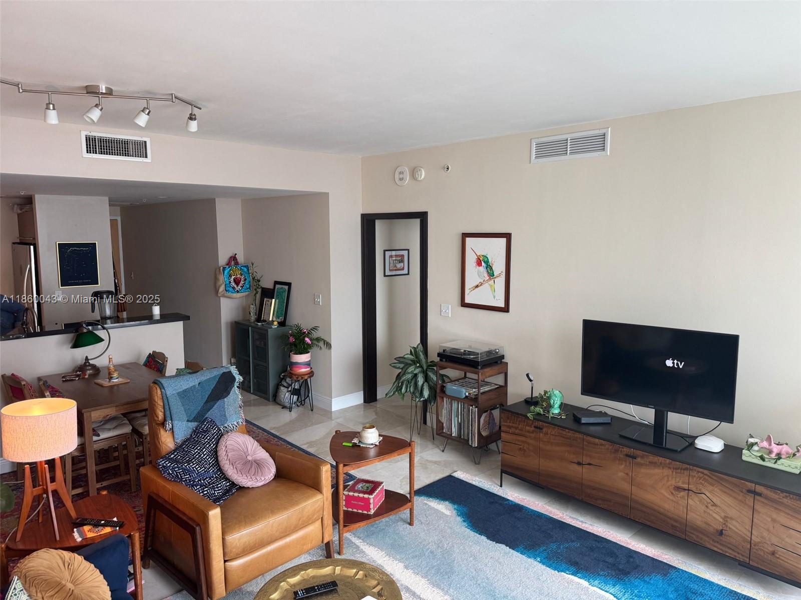 244 Biscayne Blvd #1807, Miami FL 33132