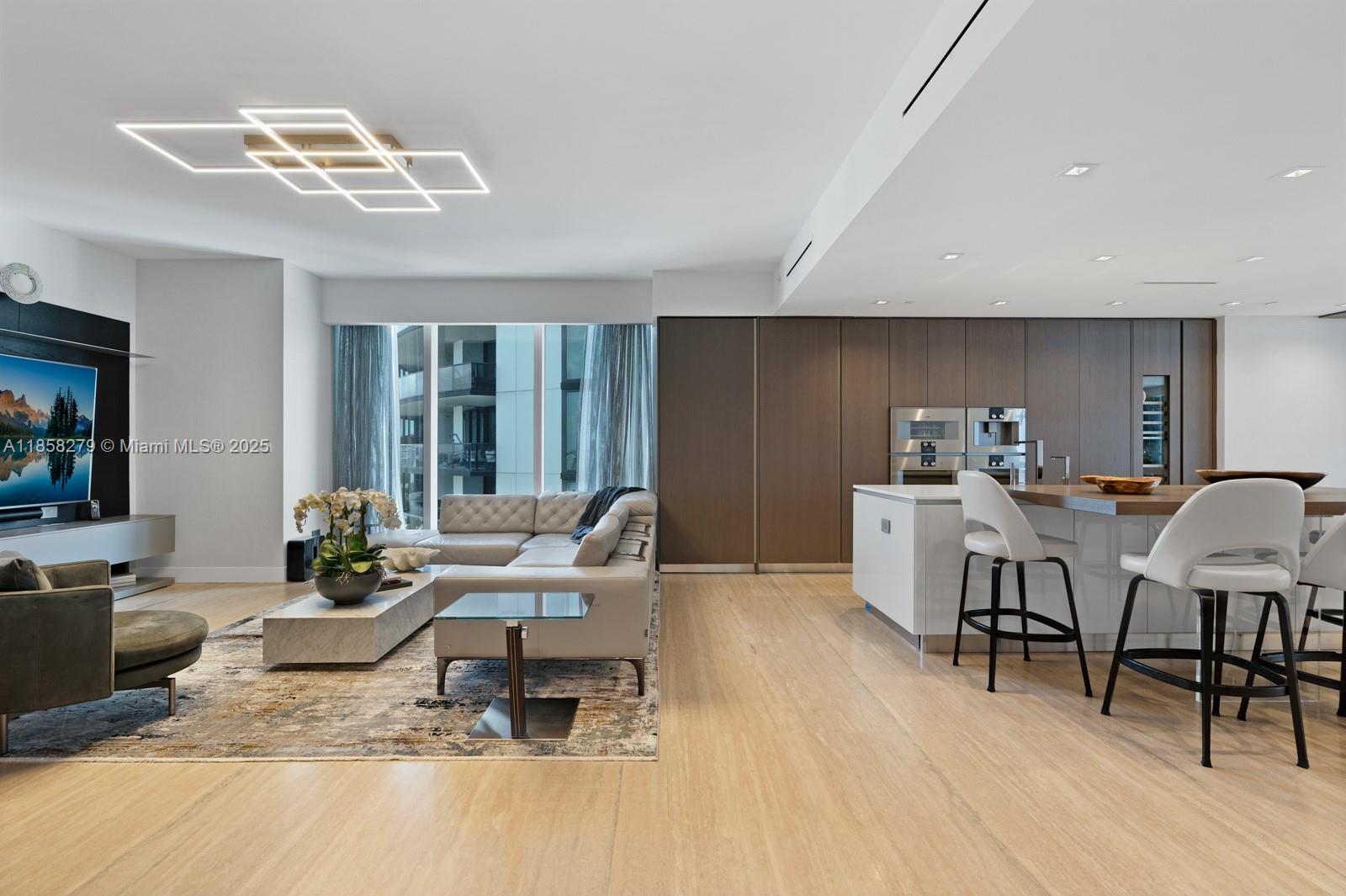 18501 Collins Ave 1401/02